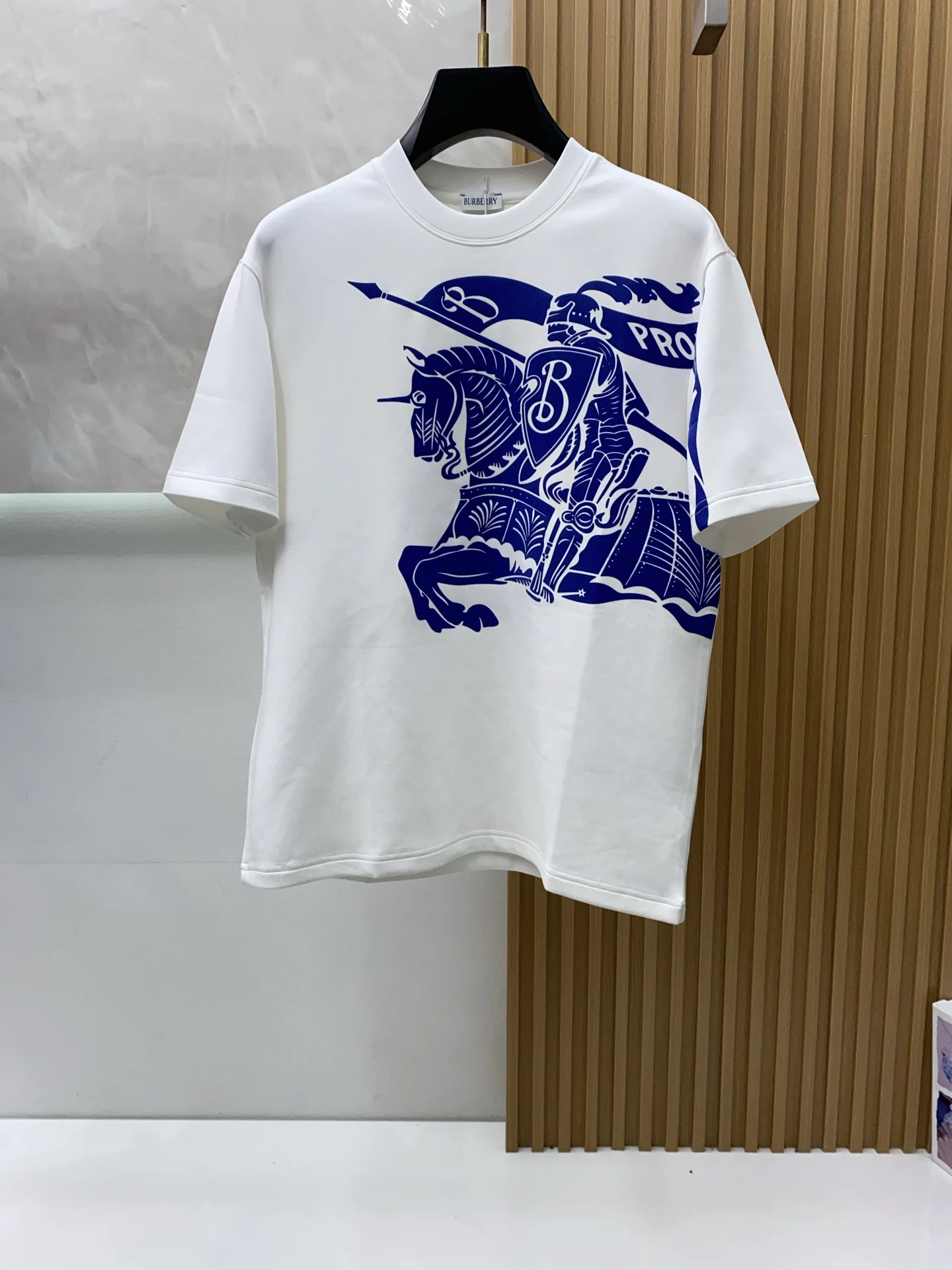 Burberry T-Shirt — bb79dac6