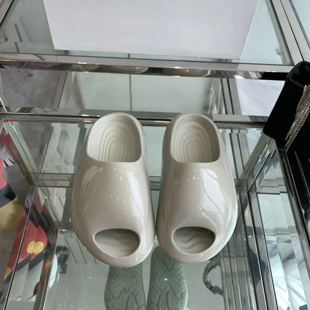 XVESSEL Slippers — e77a1fa8