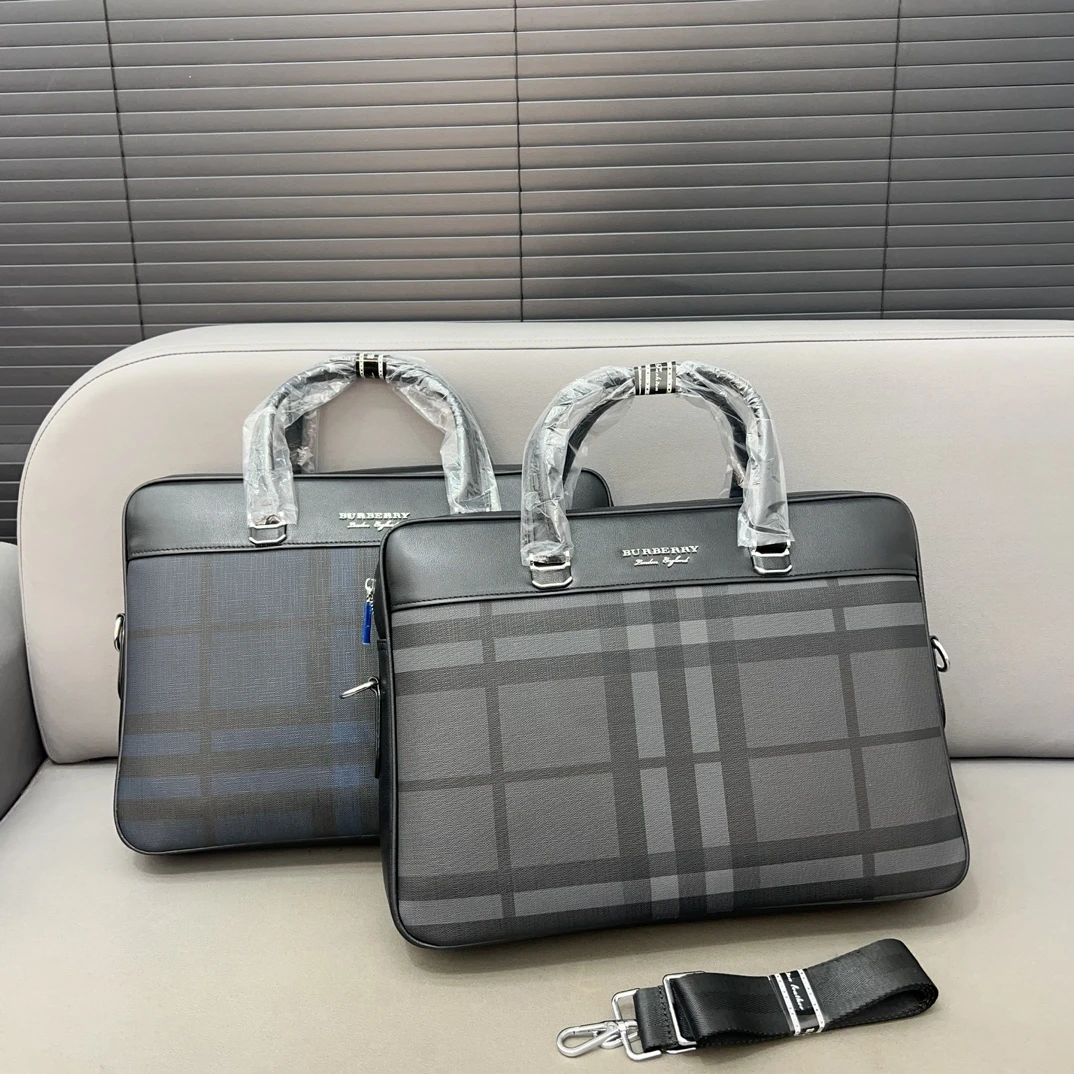 Burberry Bag — 8274ecb1