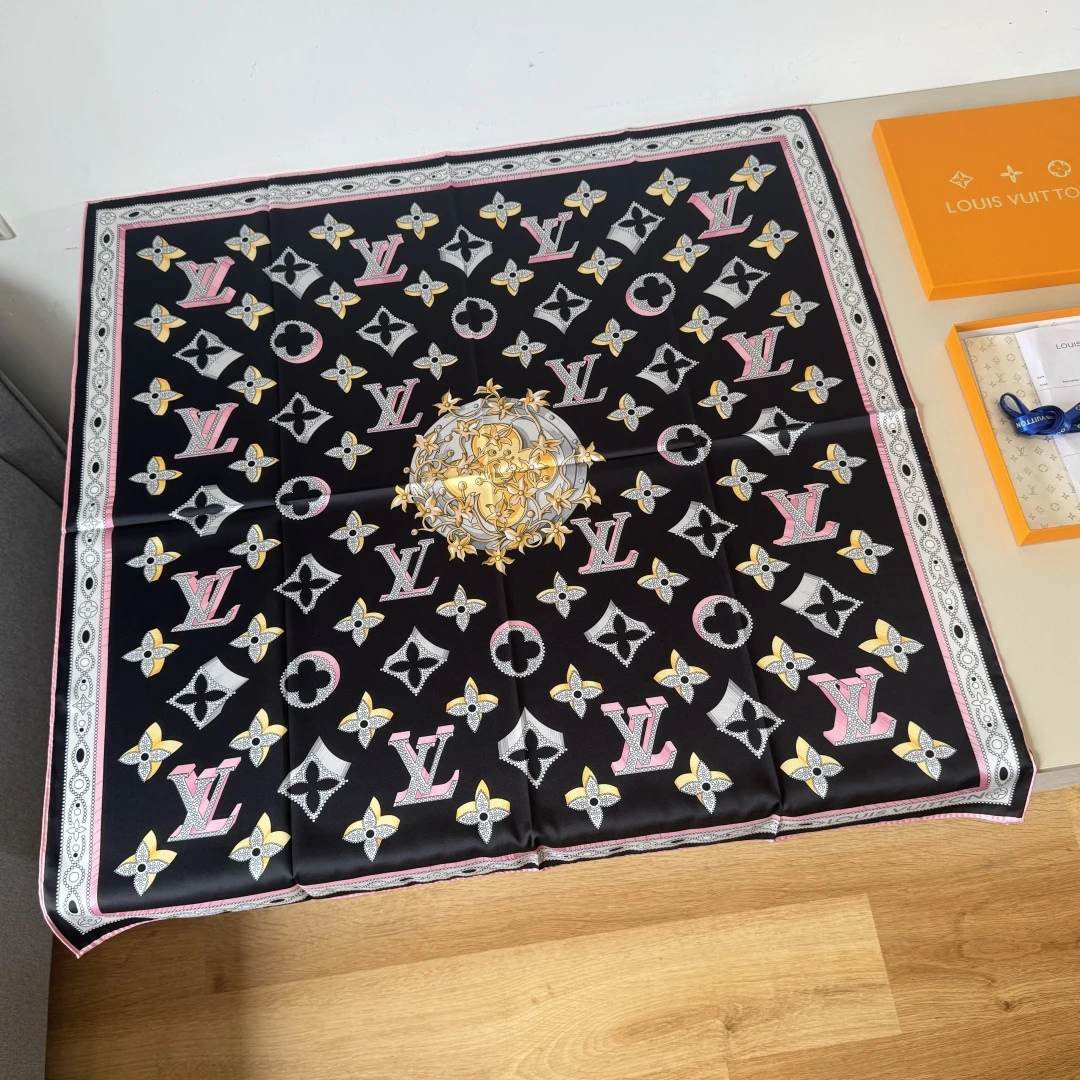 Louis Vuitton Scarves — 937f6a1b