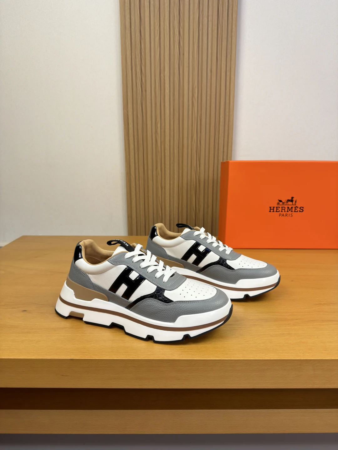 Hermès Sneakers — 67a93207