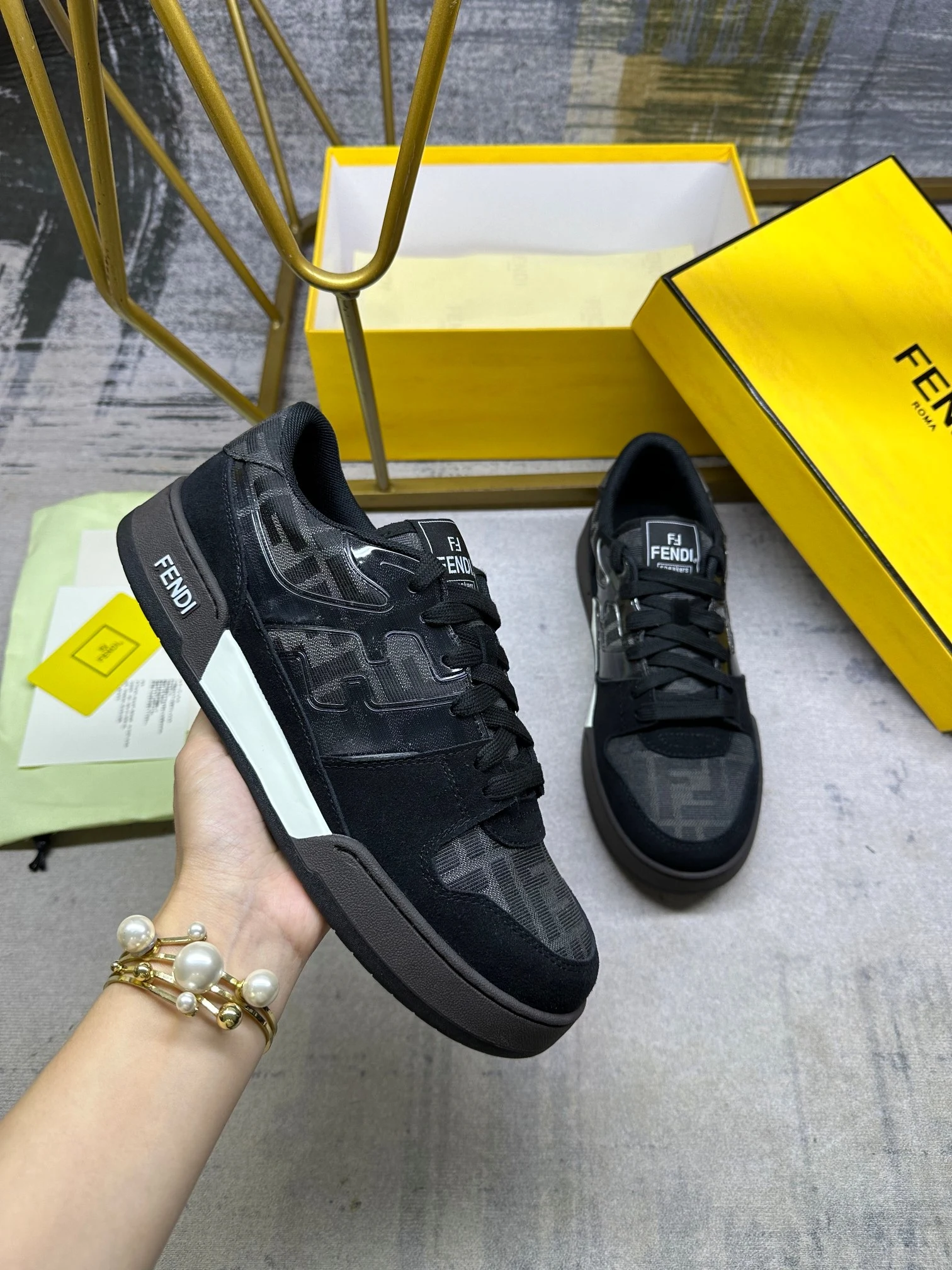 Fendi Sneakers — 53614412