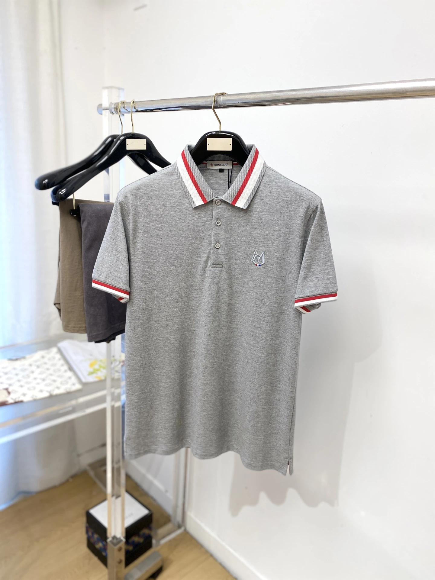 Moncler T-Shirt — 7b15bf15