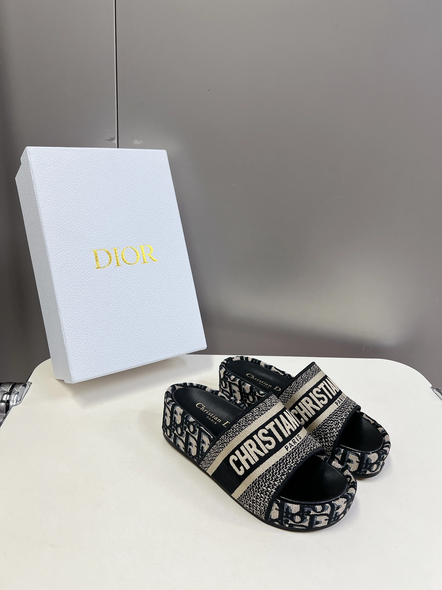 Dior Slippers — b808b2a0