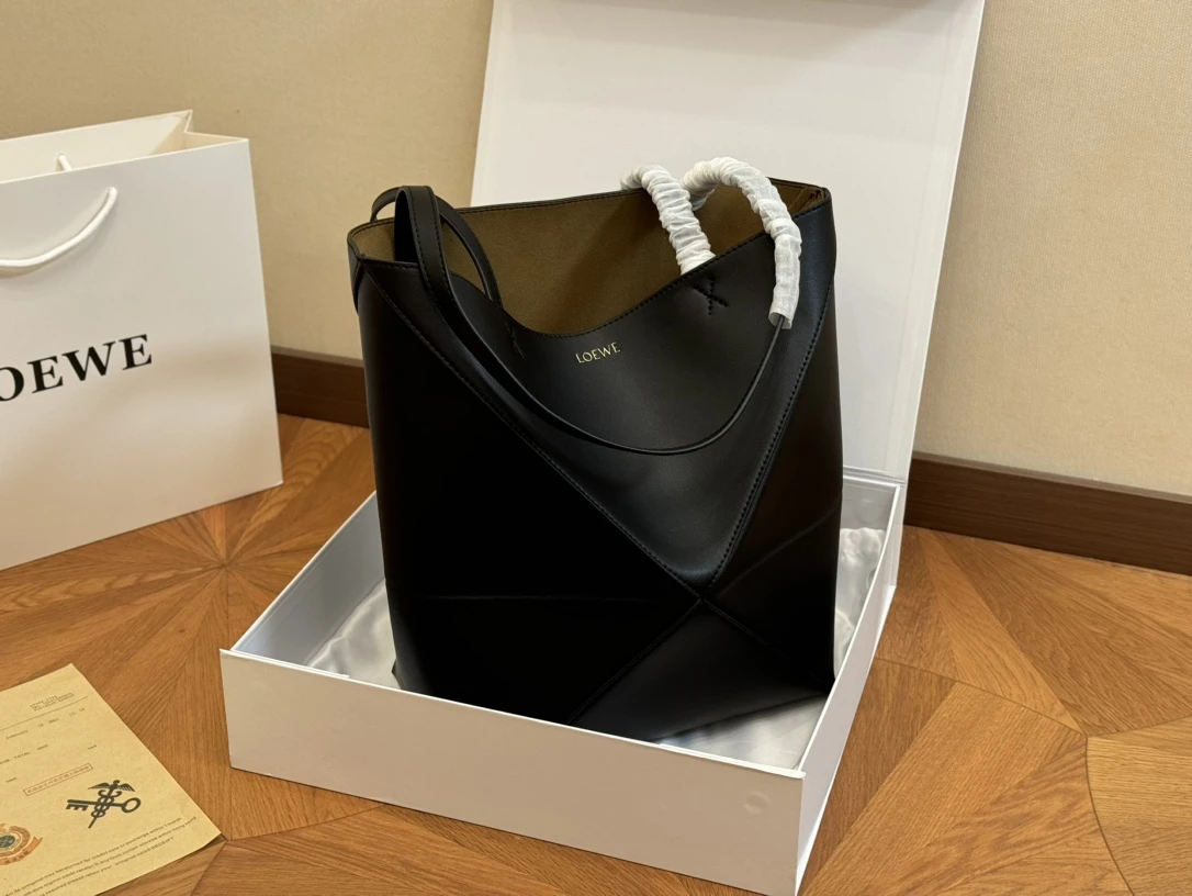Loewe Handbags — 33ab5d70