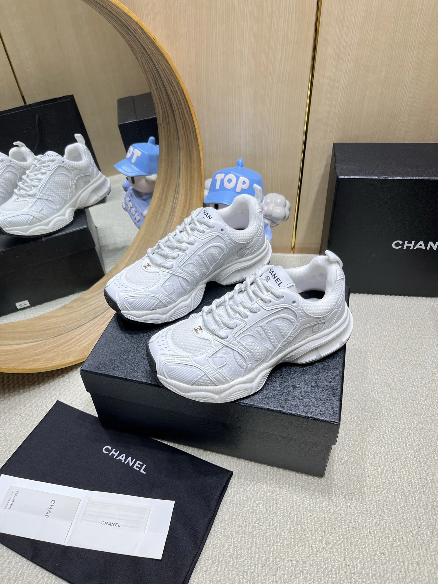 Chanel Sneakers — e0e95d1d