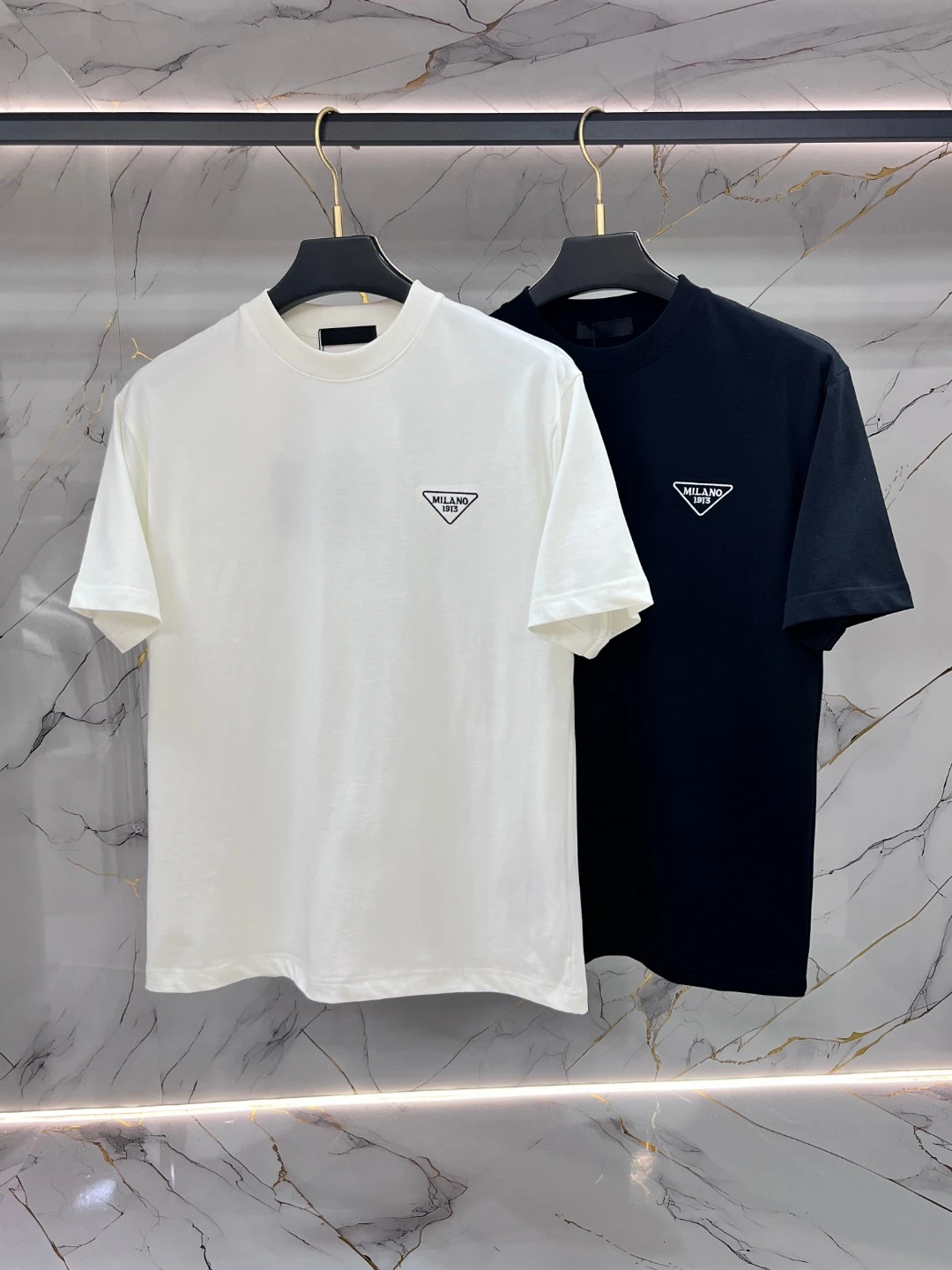 Prada T-Shirt — ba9c135e