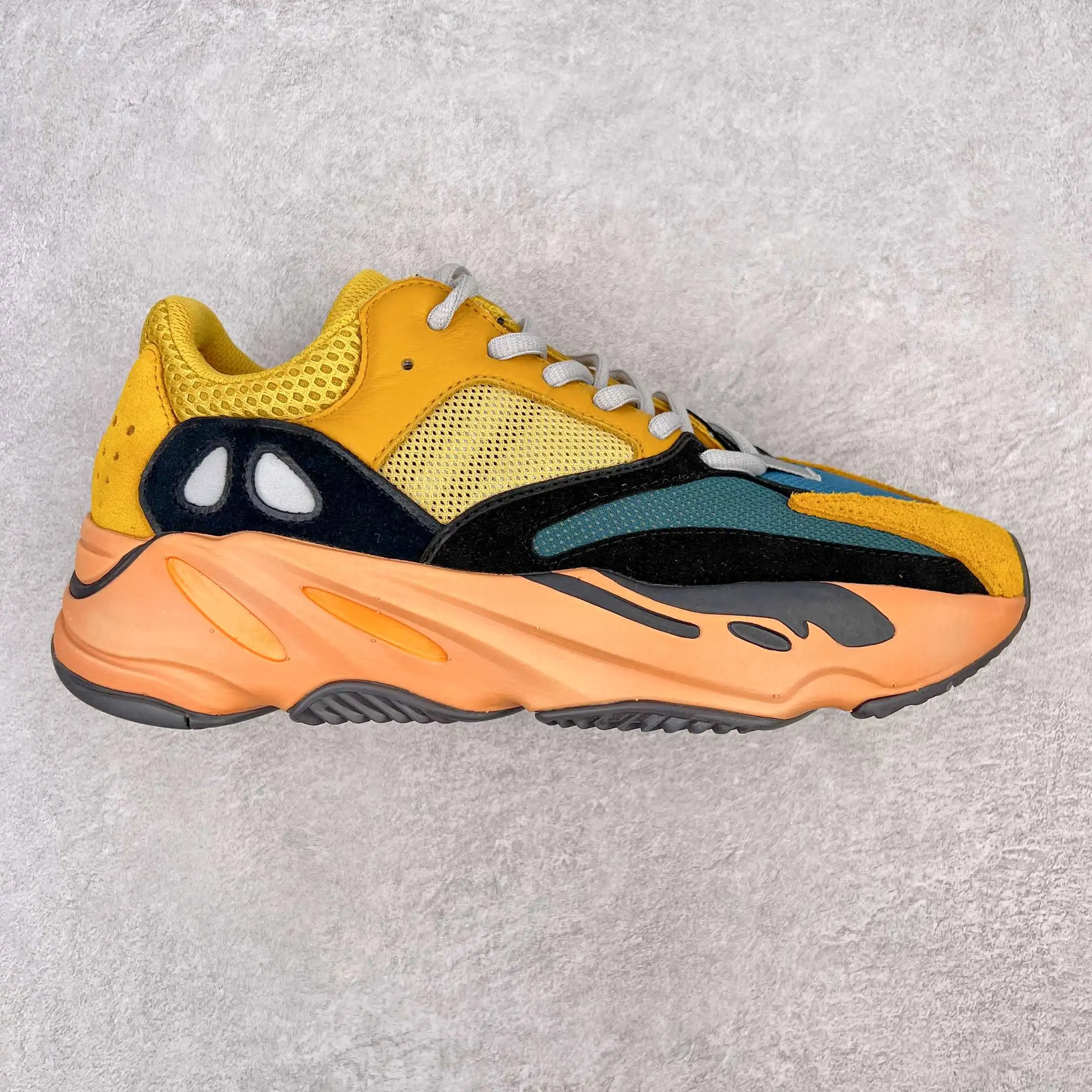 Adidas Shoes — dd5a2bb4