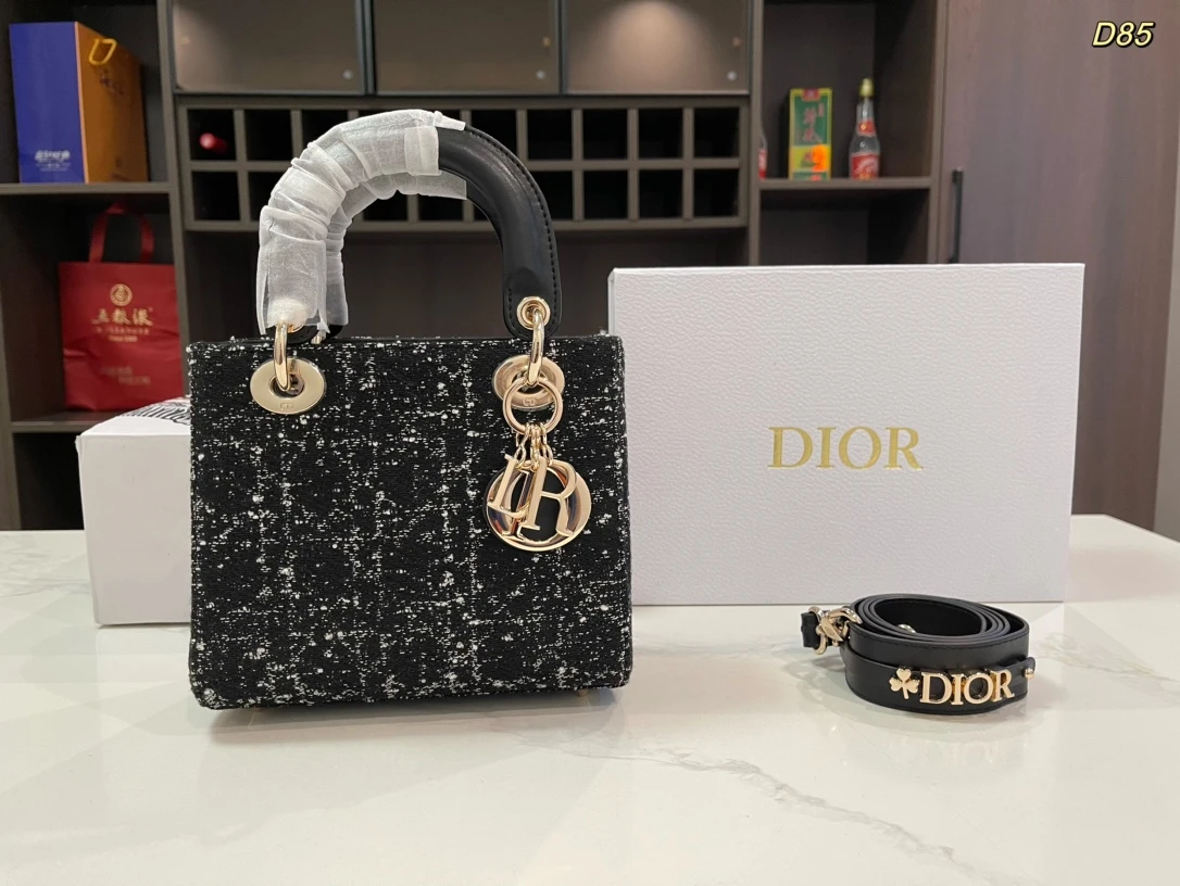 Dior Bag — 22727f20
