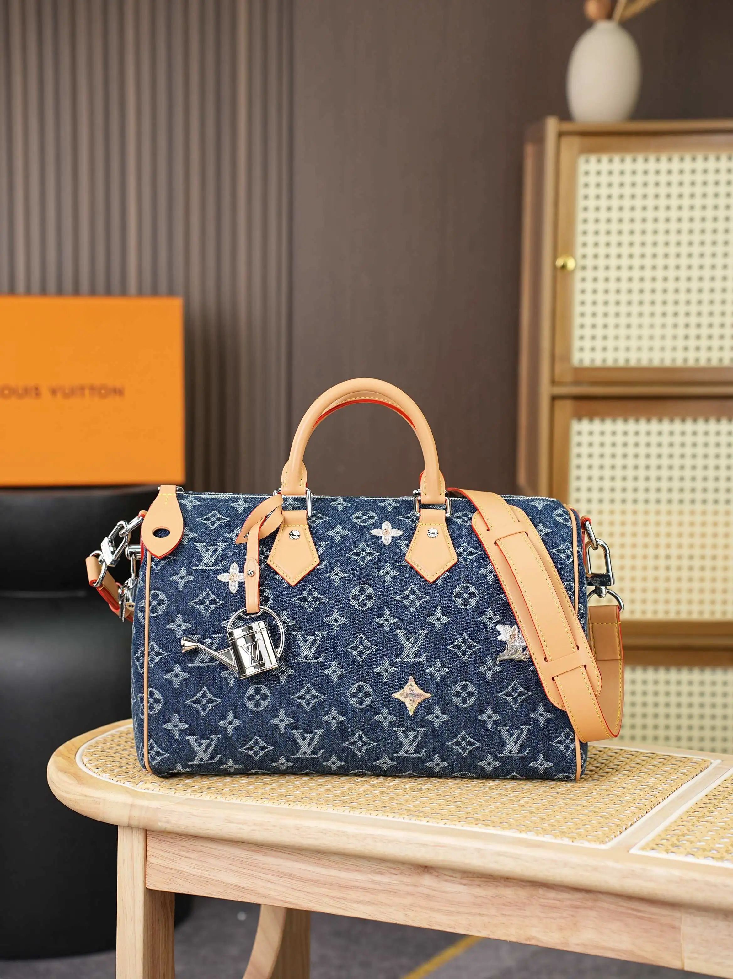 Louis Vuitton Bag — 7aacc51f