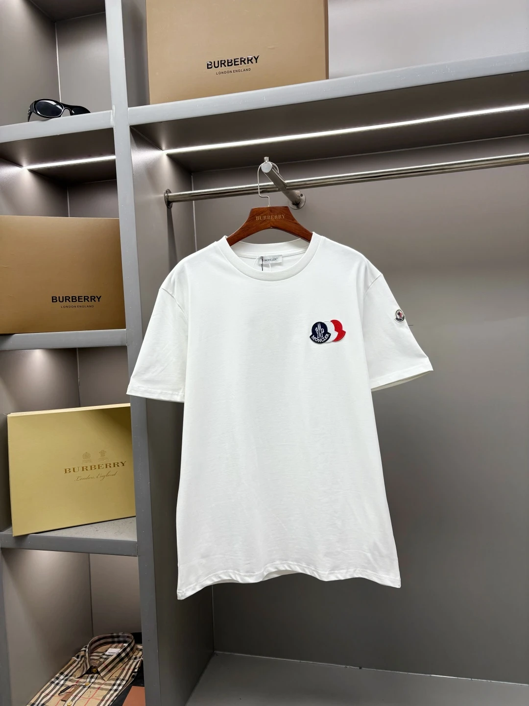 Moncler T-Shirt — e7ab7eb5