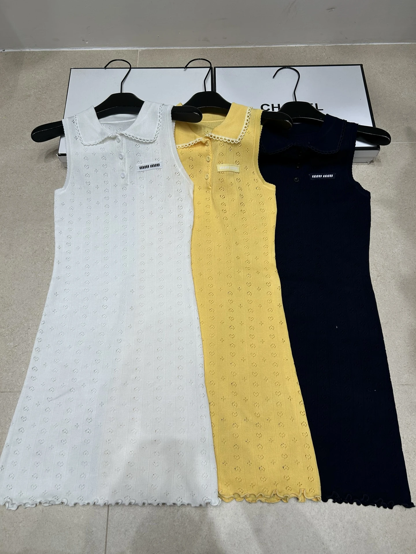 Dresses — b709bbdb