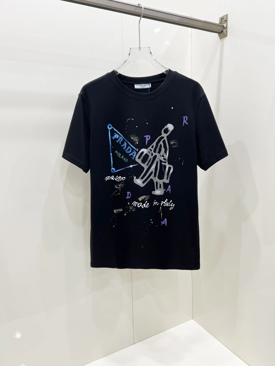 Prada T-Shirt — 32e5a8aa