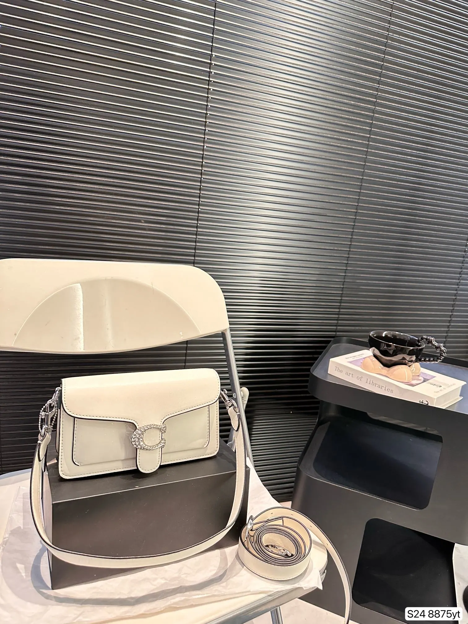 Coach Crossbody Bags — 0c7a5e75