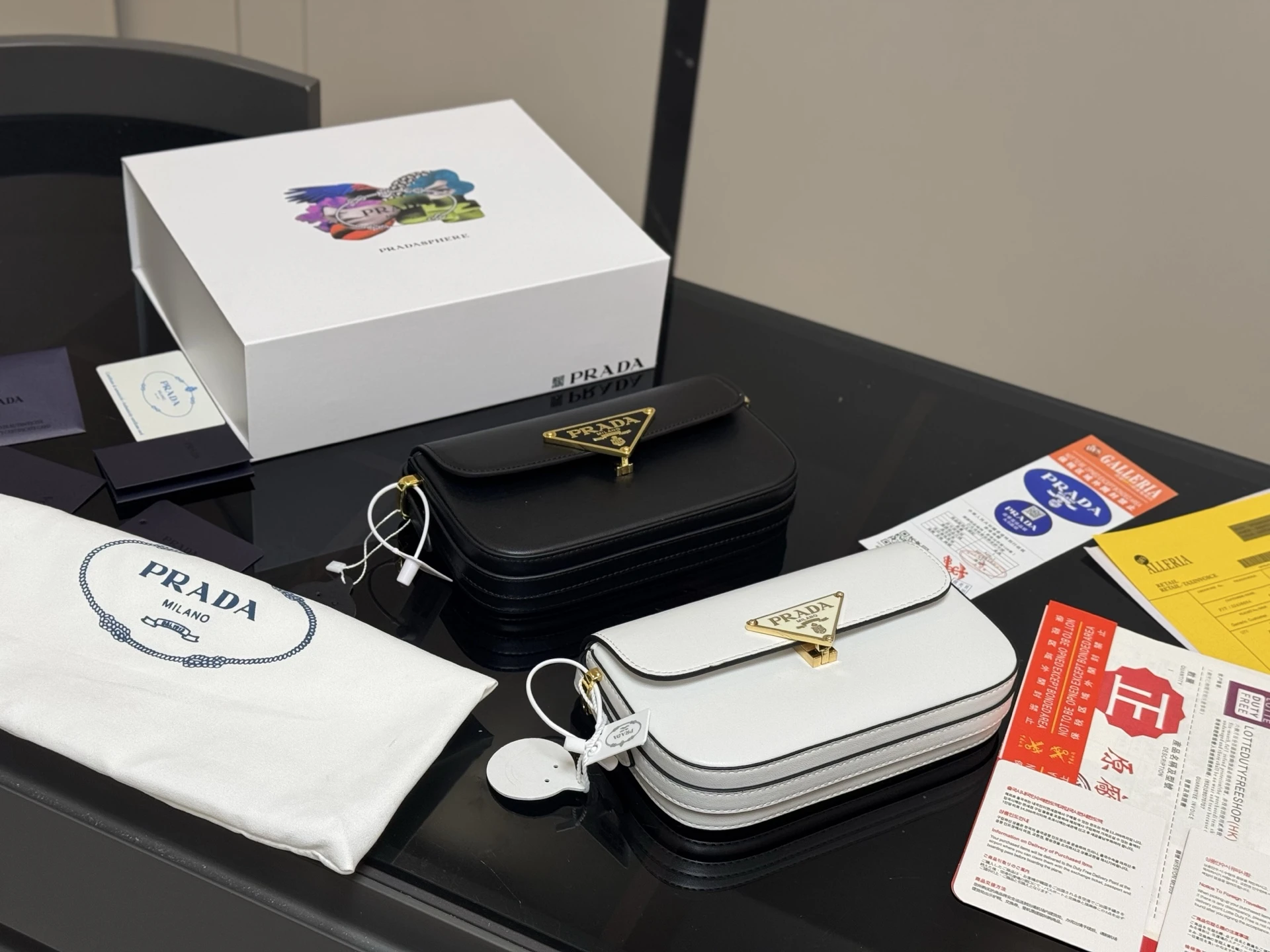 Prada Bag — 3b8dbf34
