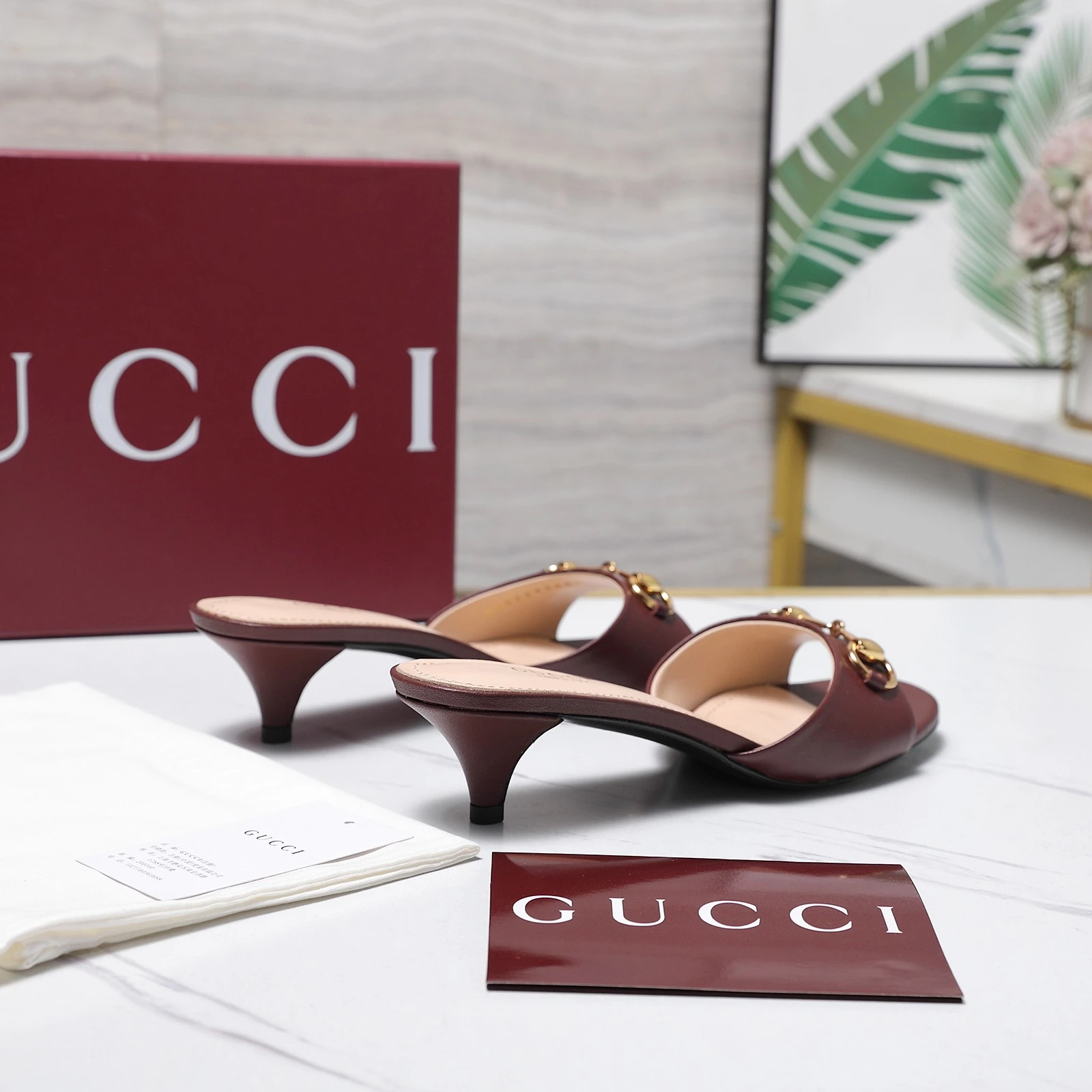 Gucci Slippers — d5525b6c