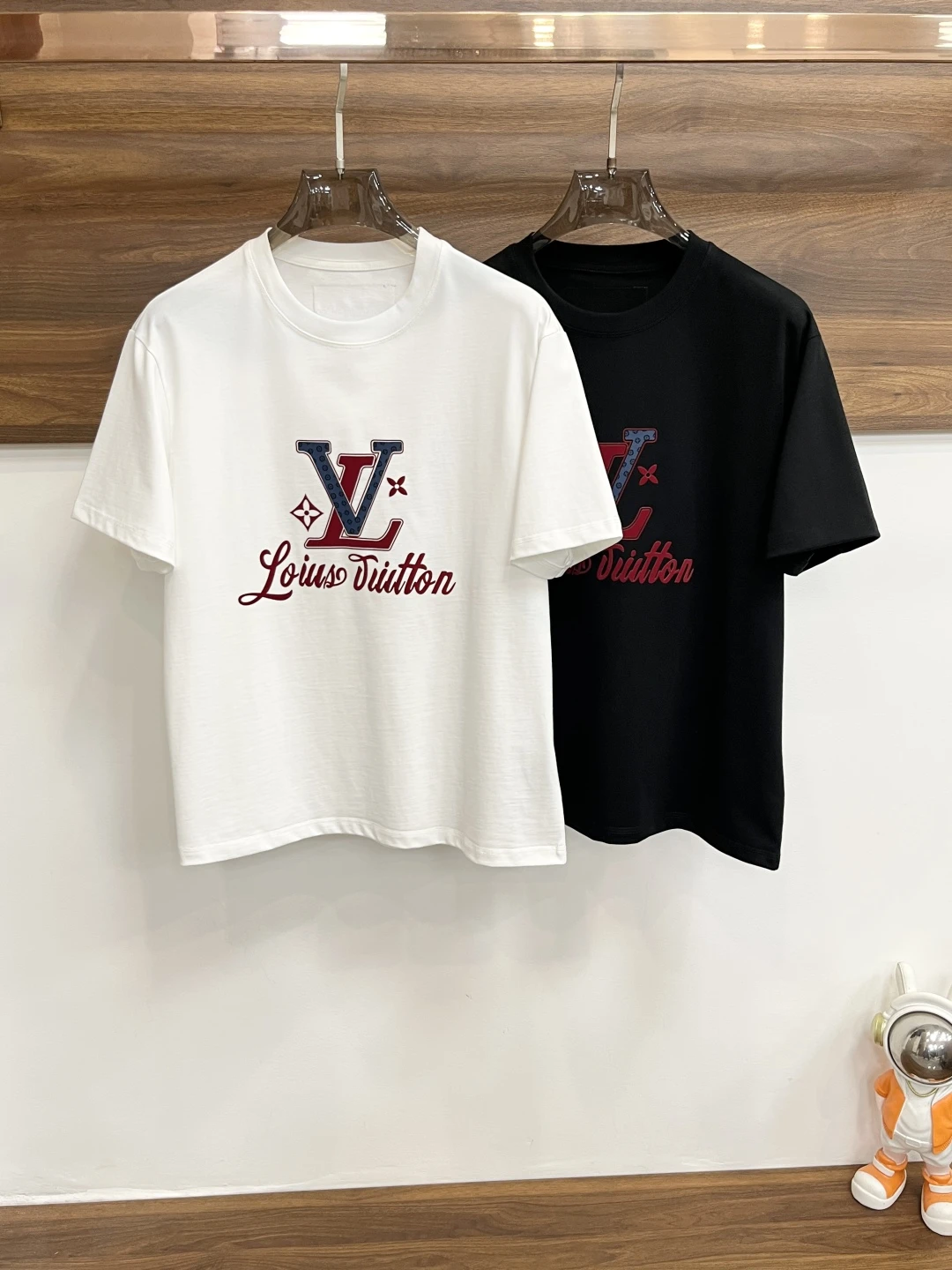 Louis Vuitton T-Shirt — c76f0734