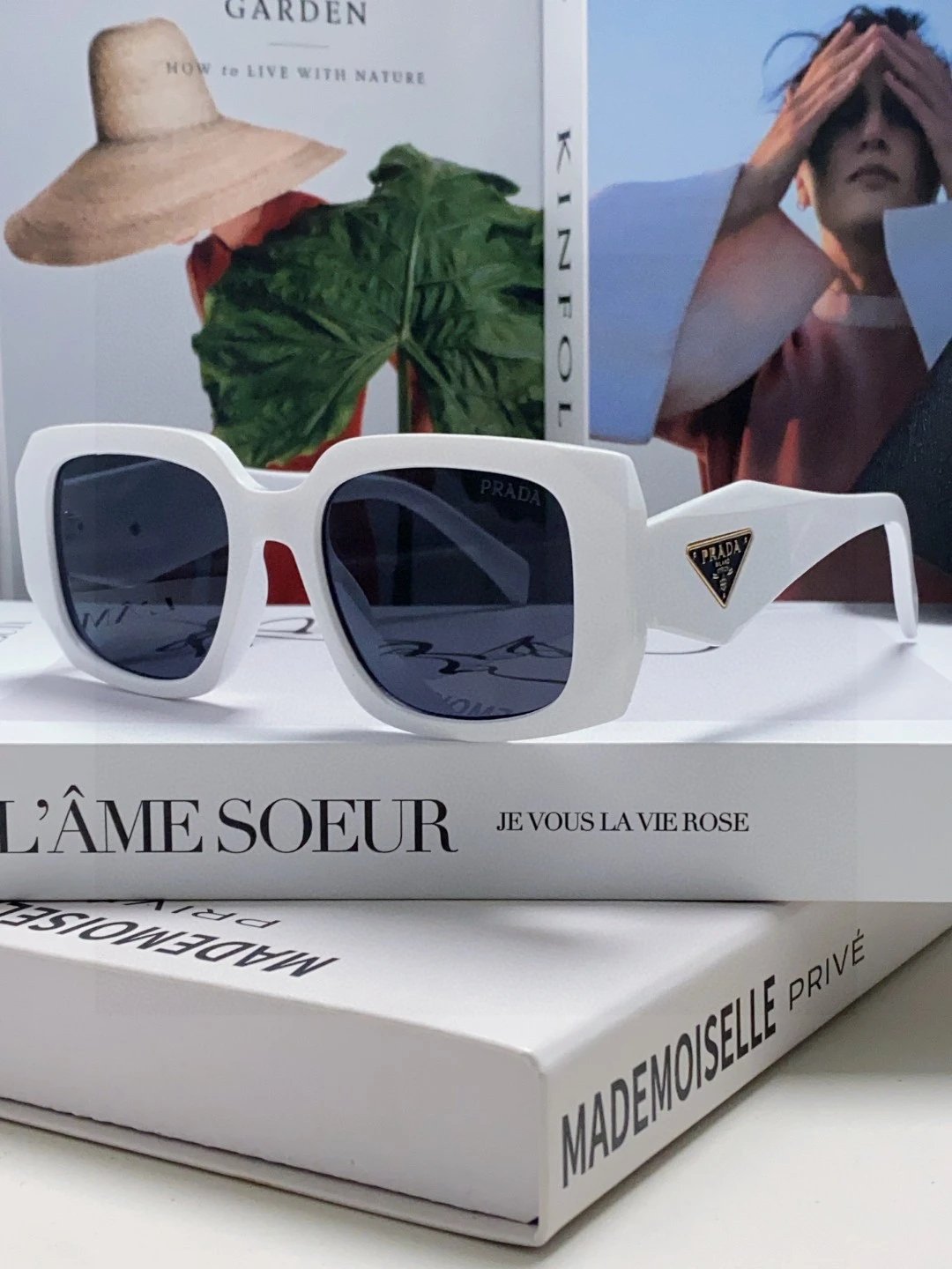 Prada Eyewear — a1600455