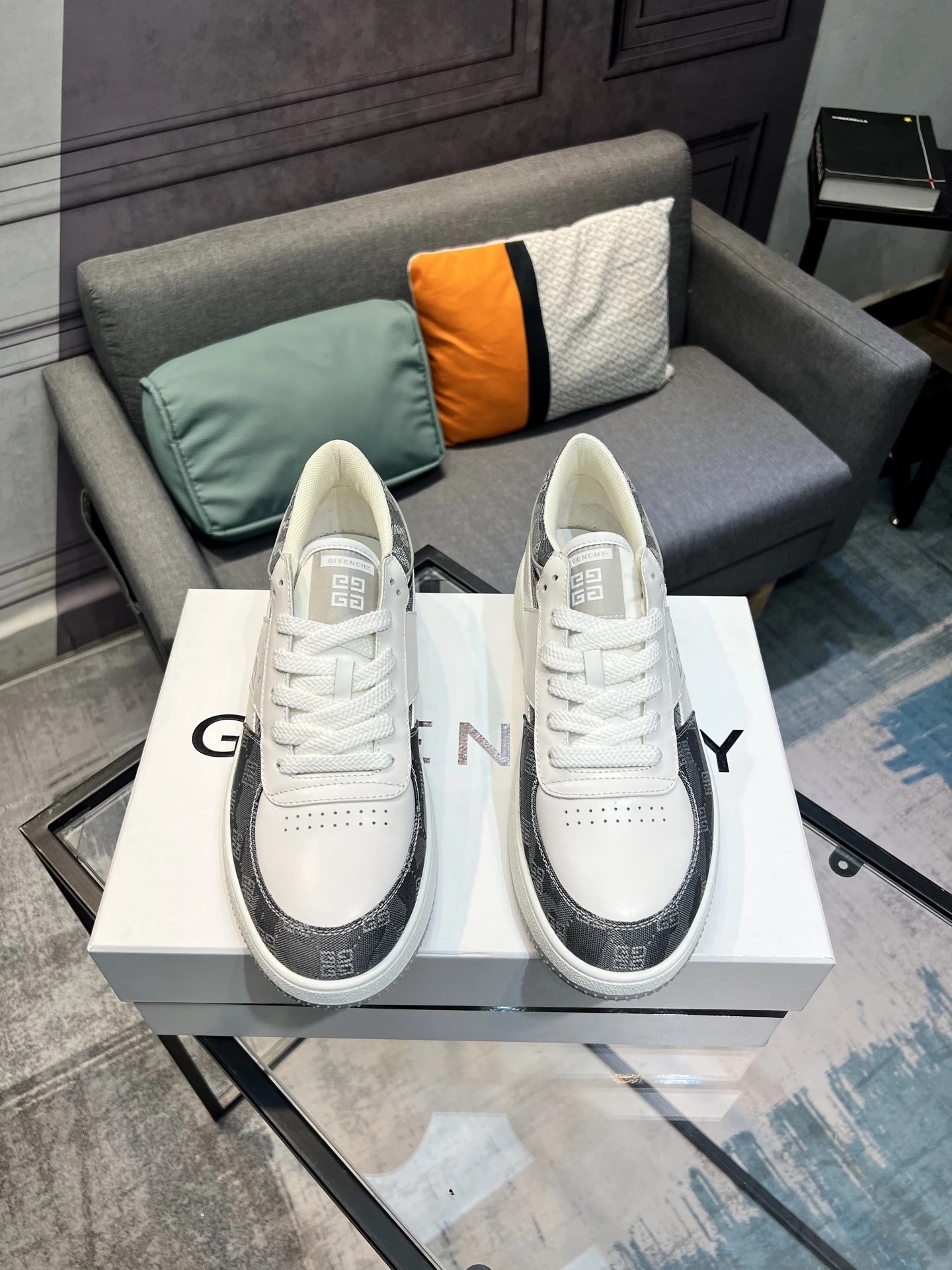 Givenchy Shoes — 2c1b0193
