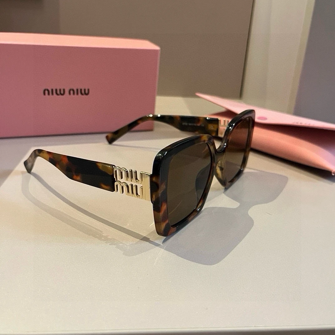 Miu Miu Eyewear — 76aec086