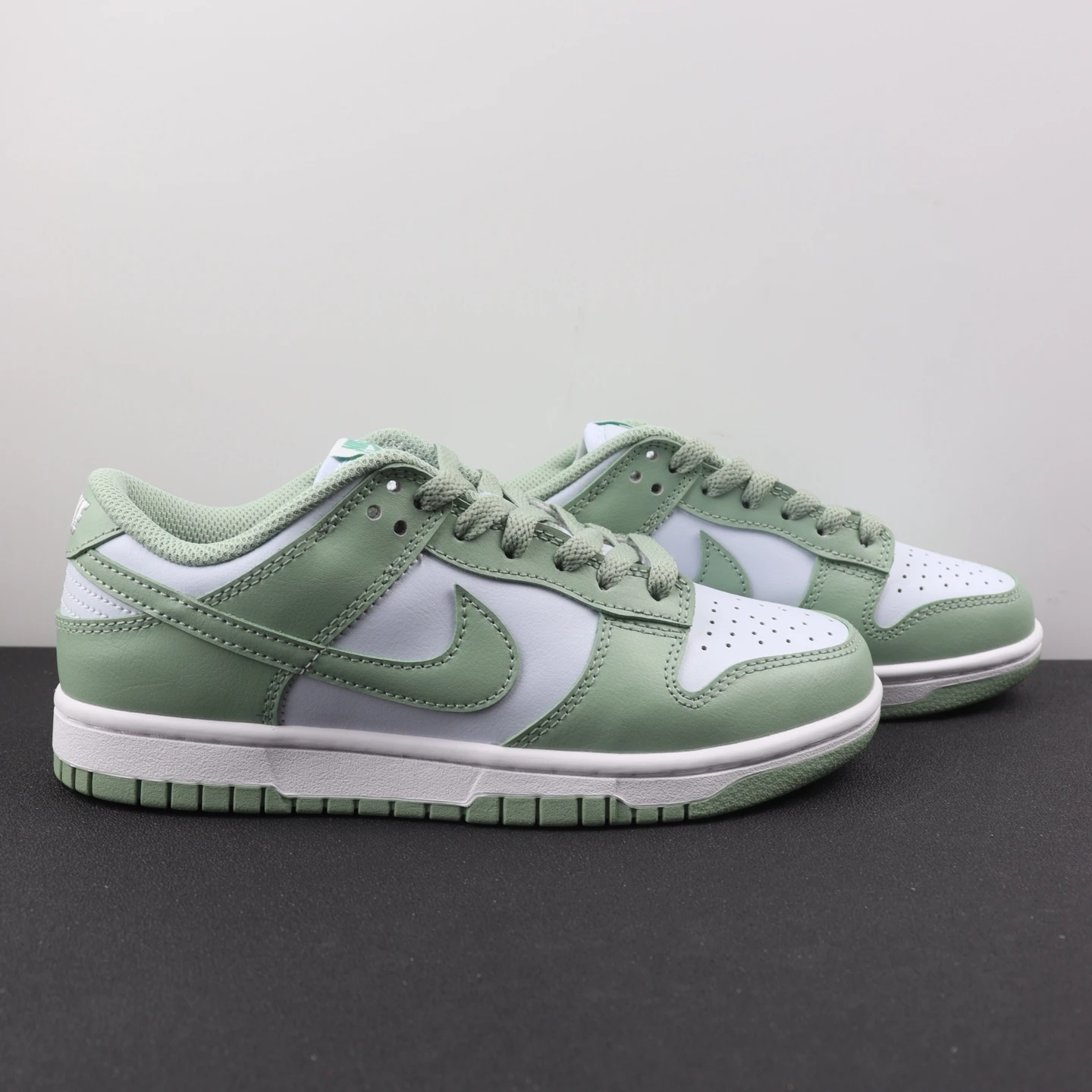 Nike Shoes — 18540b40