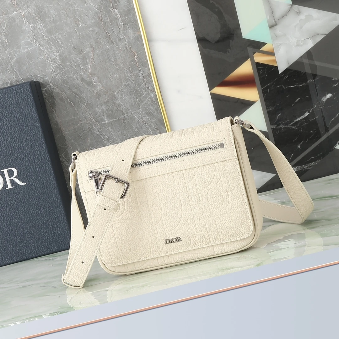 Dior Bag — 4b42300b