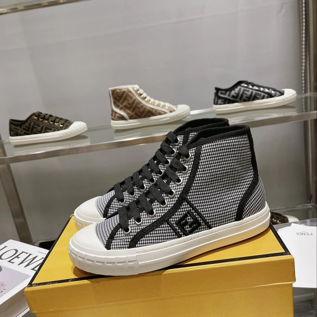 Fendi Sneakers — 9ed97e80