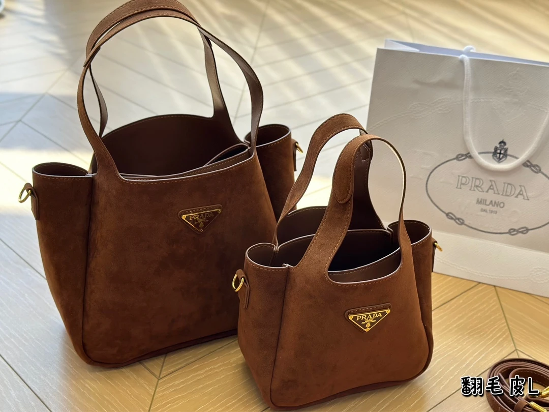 Prada Bag — 0a95cc23