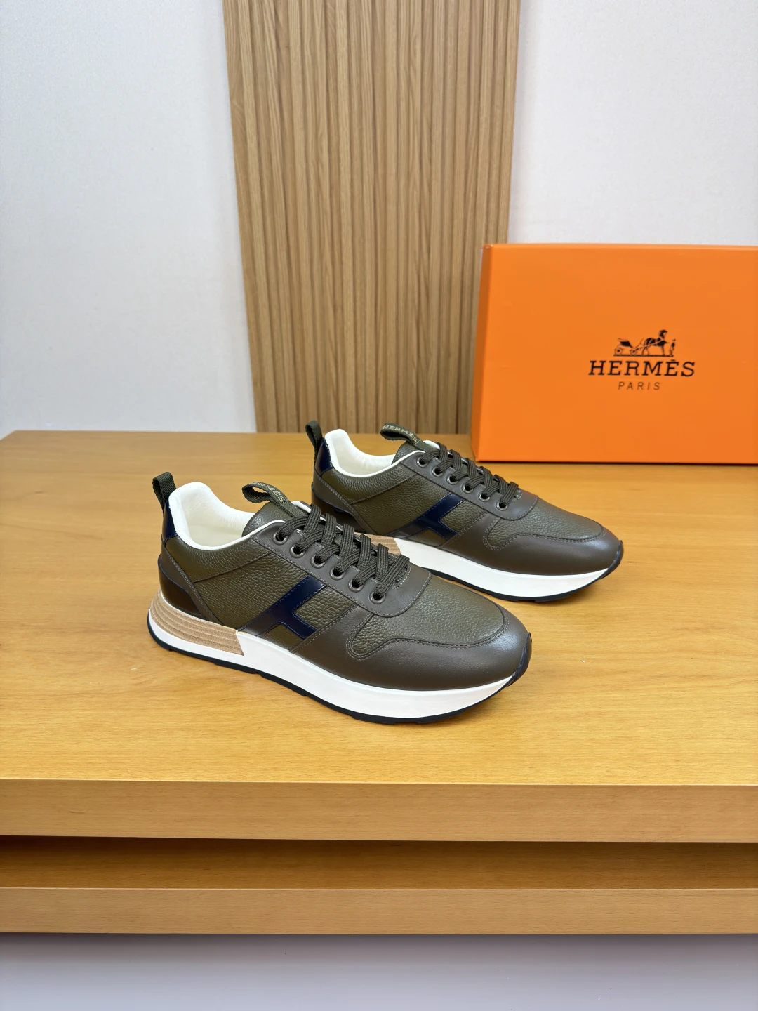 Hermès Sneakers — d2c2d3ff