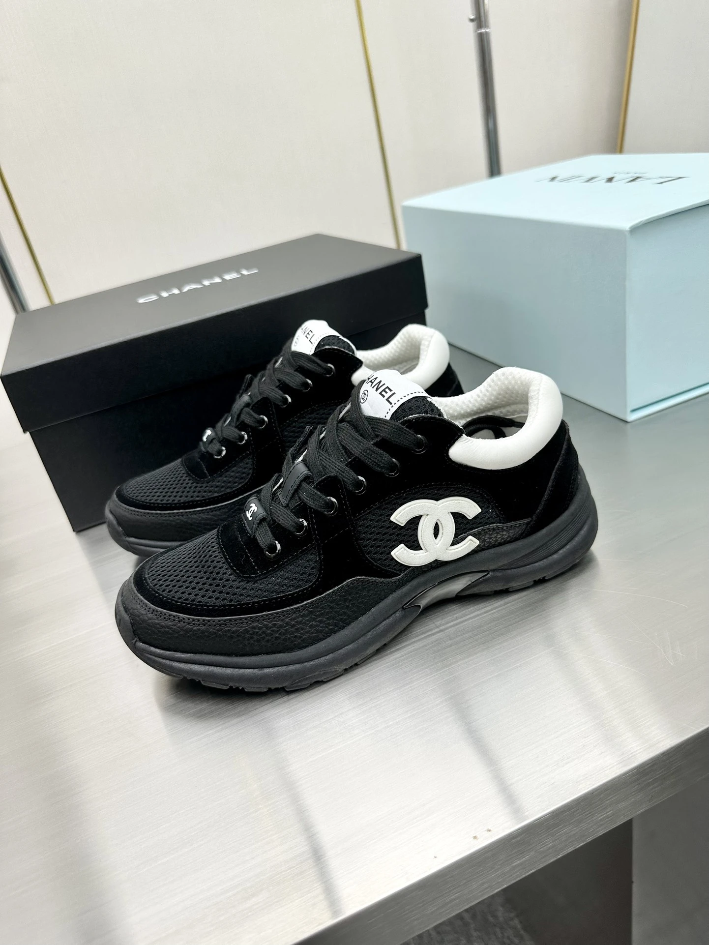 Chanel Sneakers — de68b32f