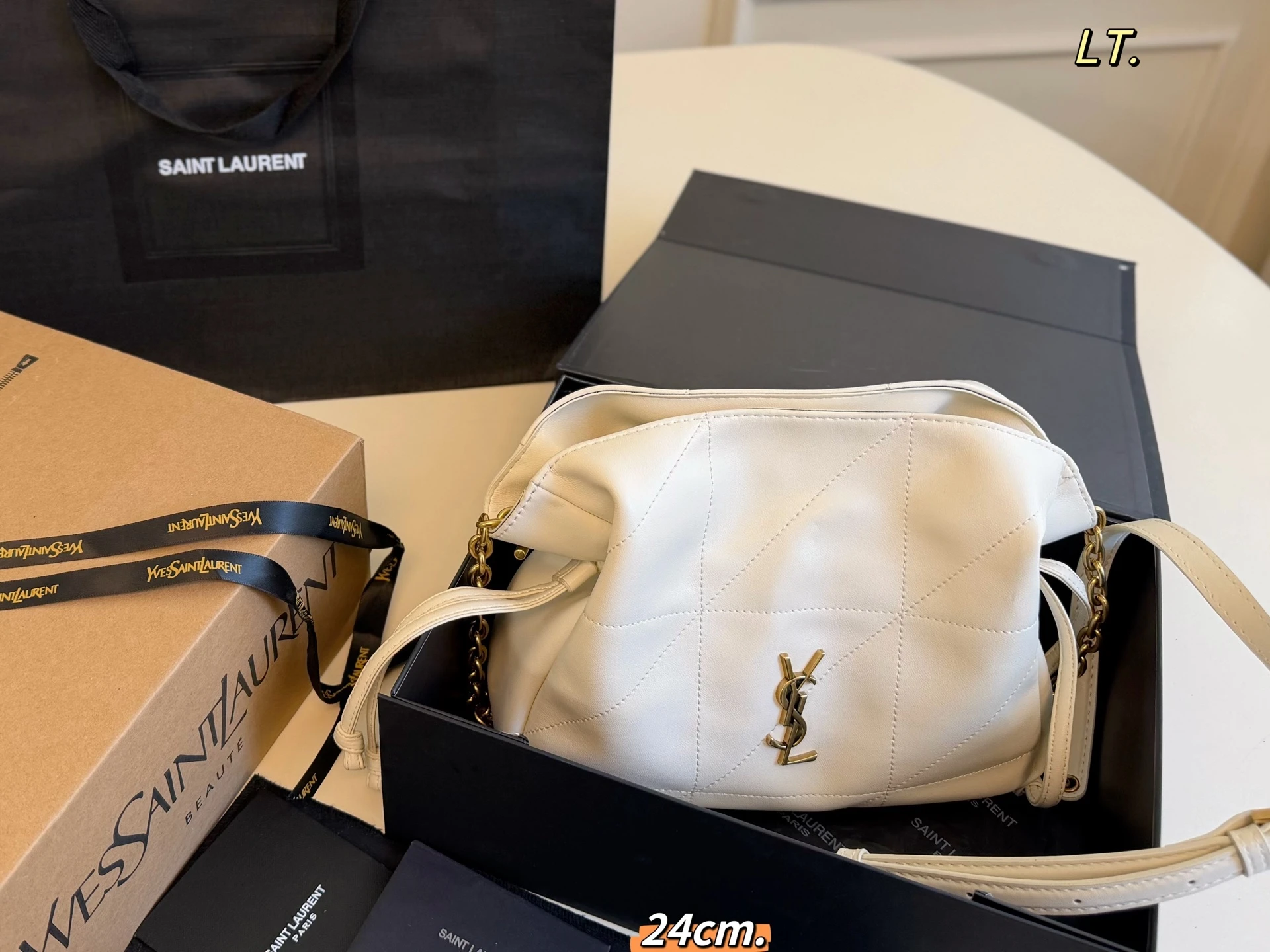 Saint Laurent Bag — a5e41476