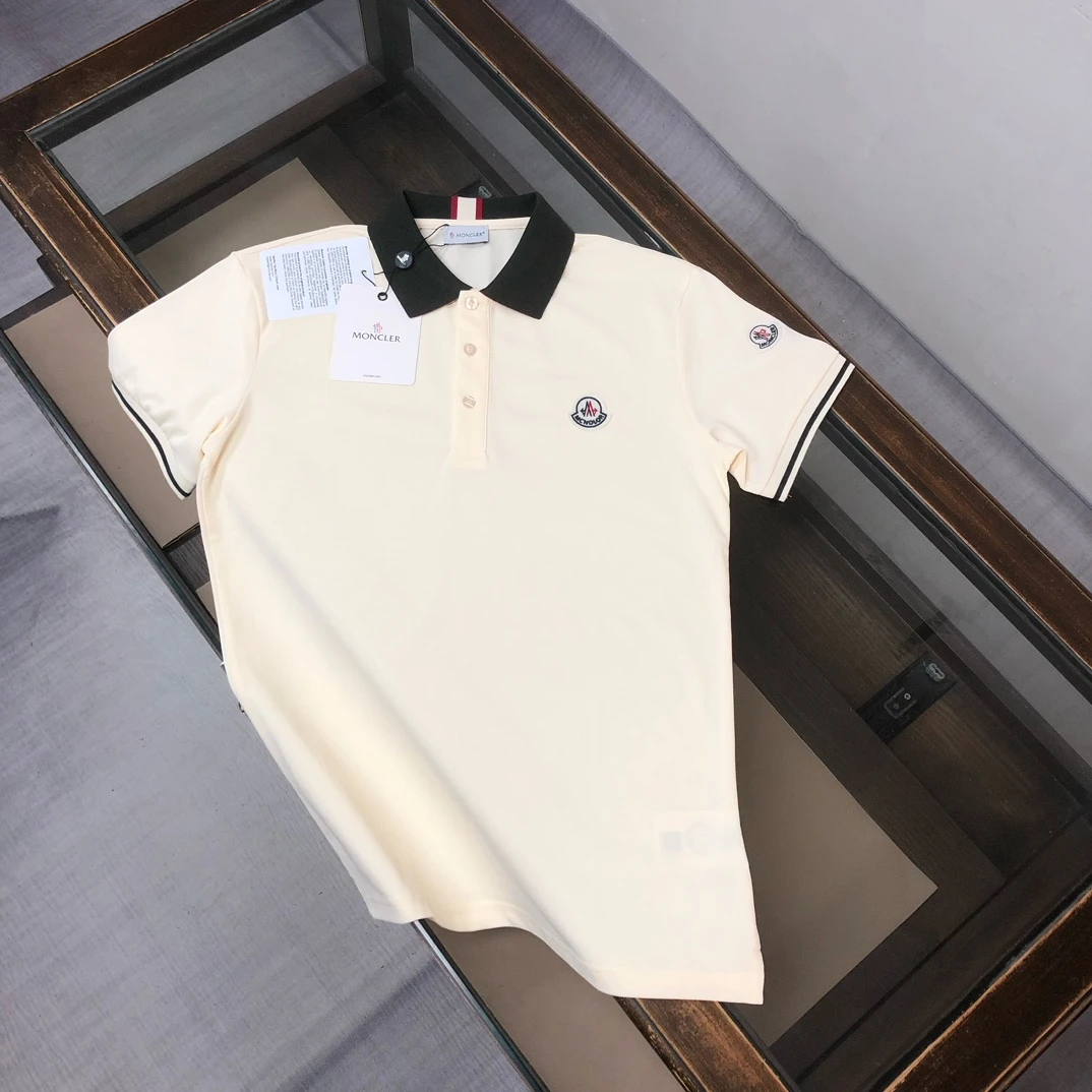 Moncler T-Shirt — 4e207424