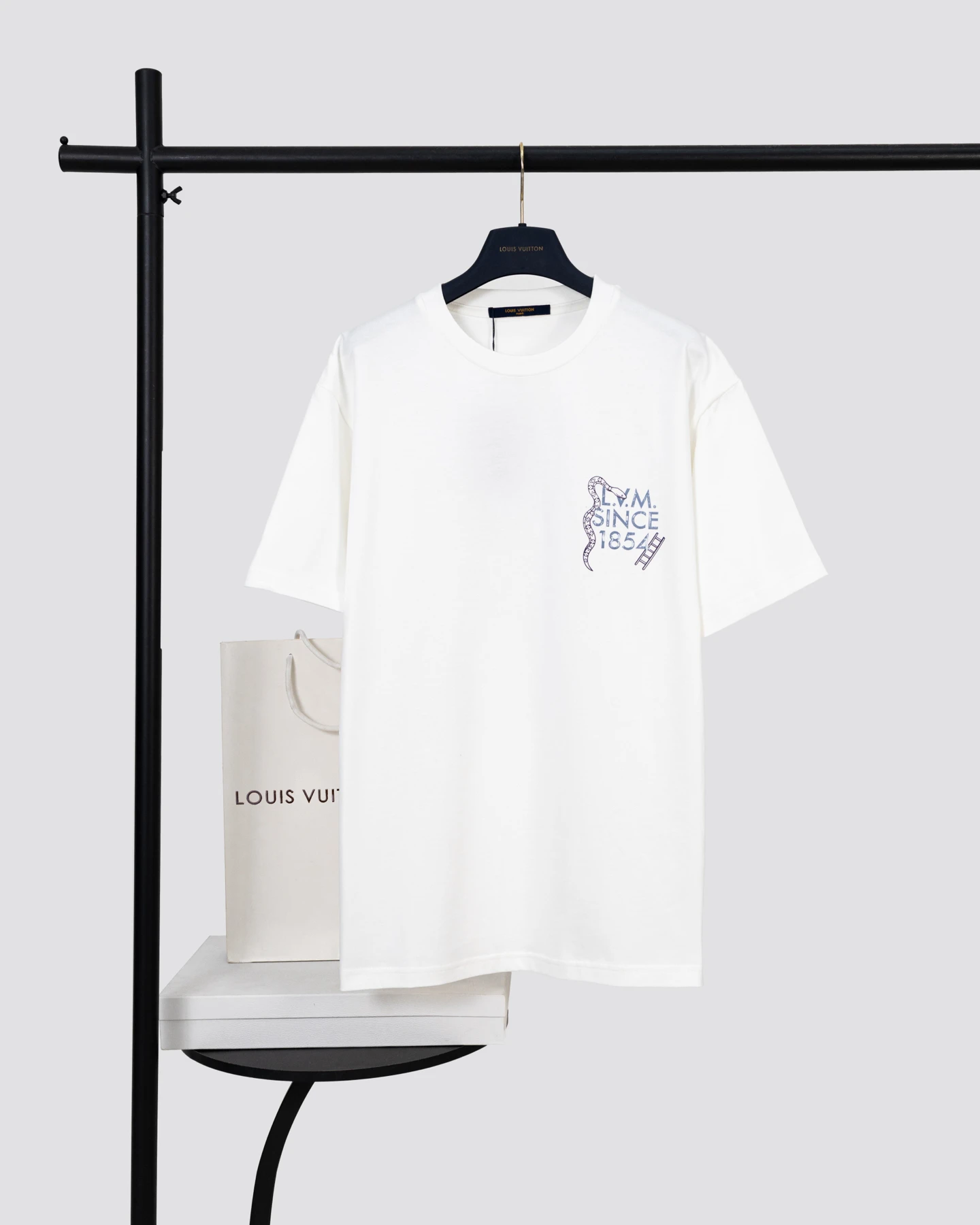 Louis Vuitton T-Shirt — e816c12f