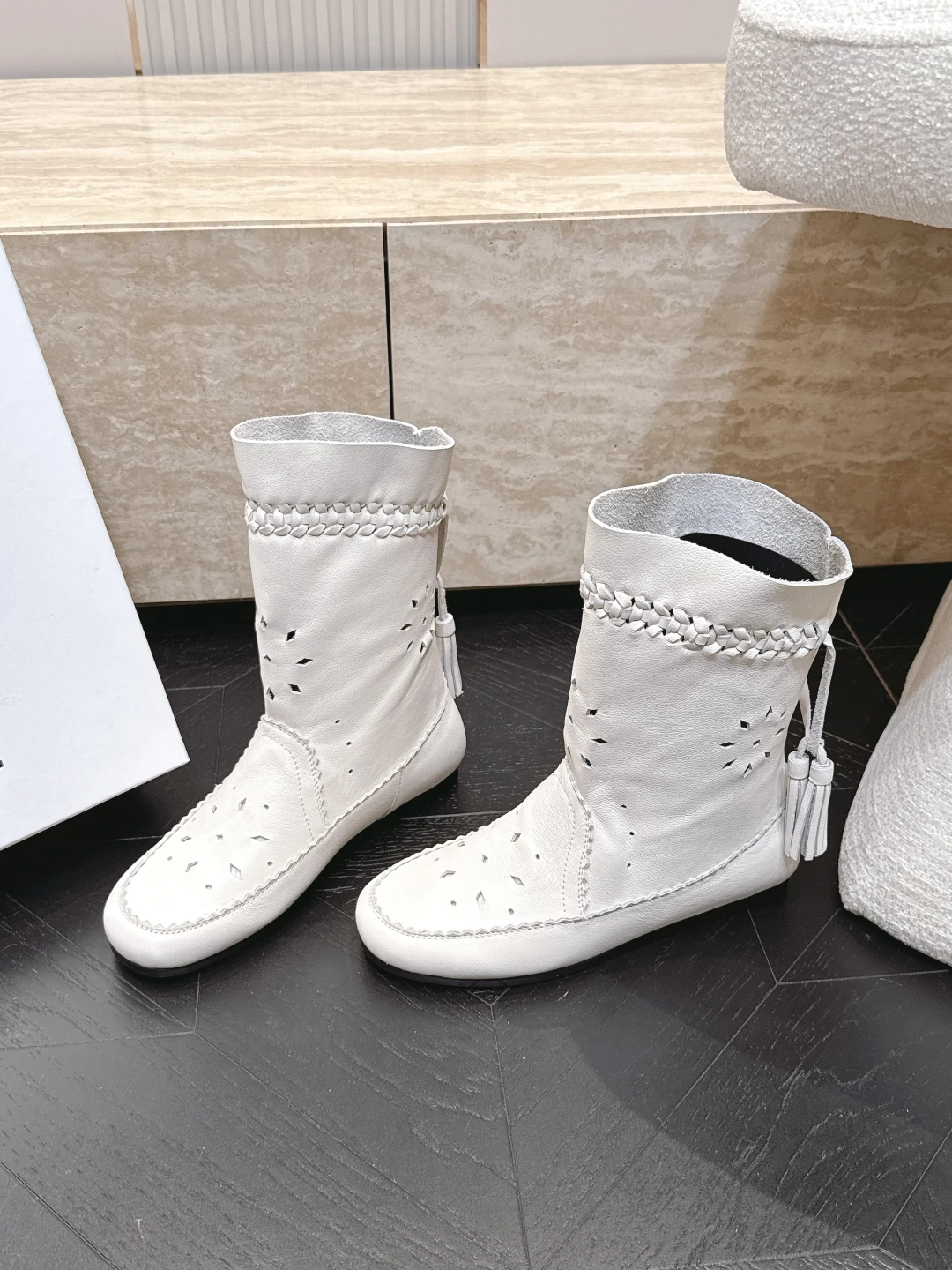 Boots — 77f7bfbb