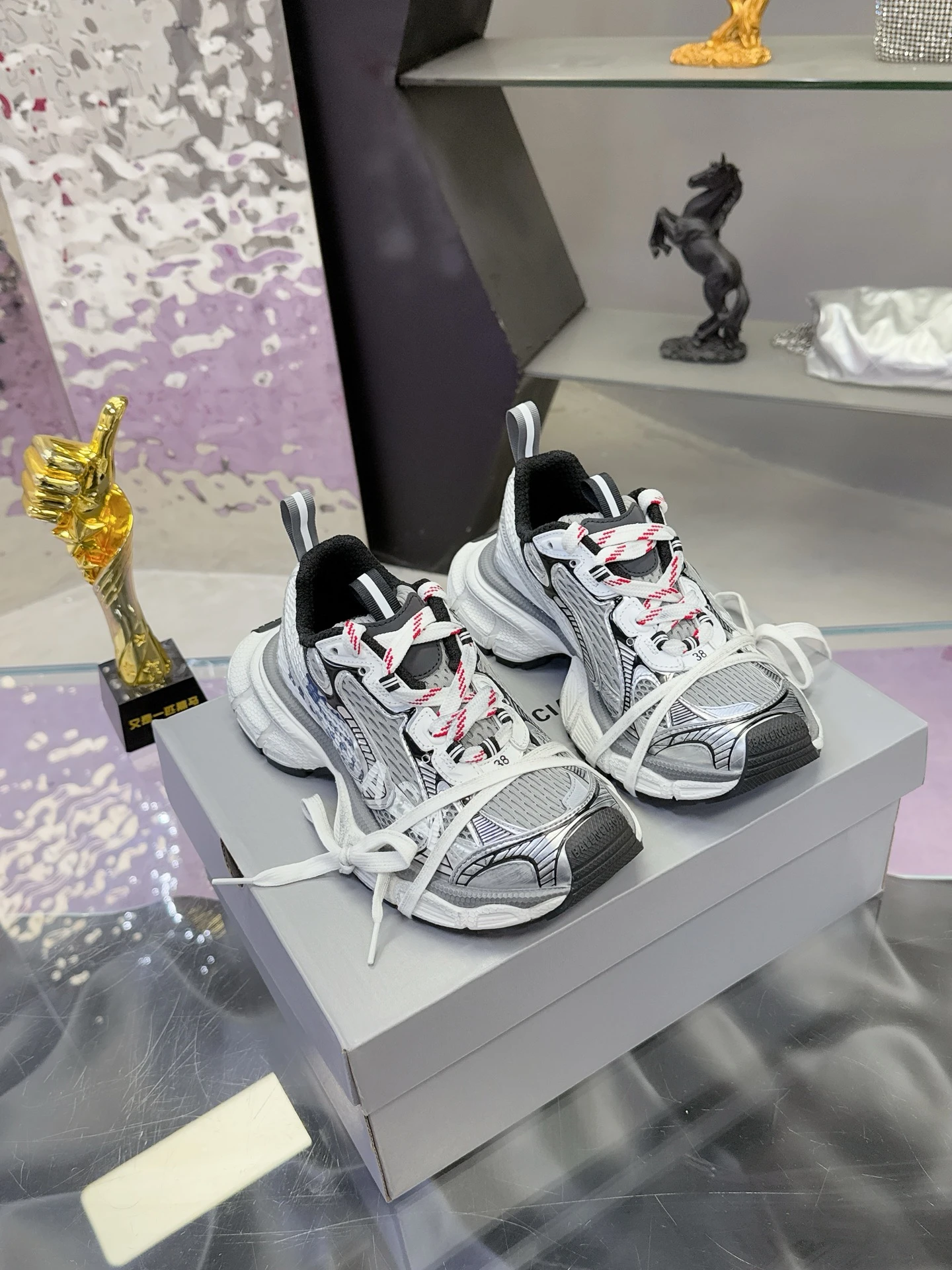 Balenciaga Sneakers — 63dcc582