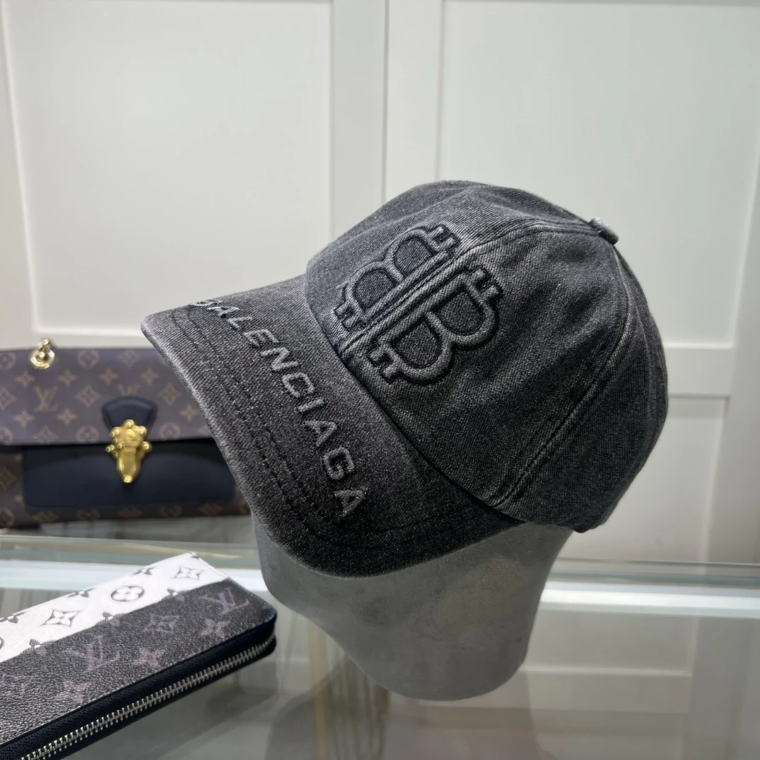 Balenciaga Hat — ffd36f4e