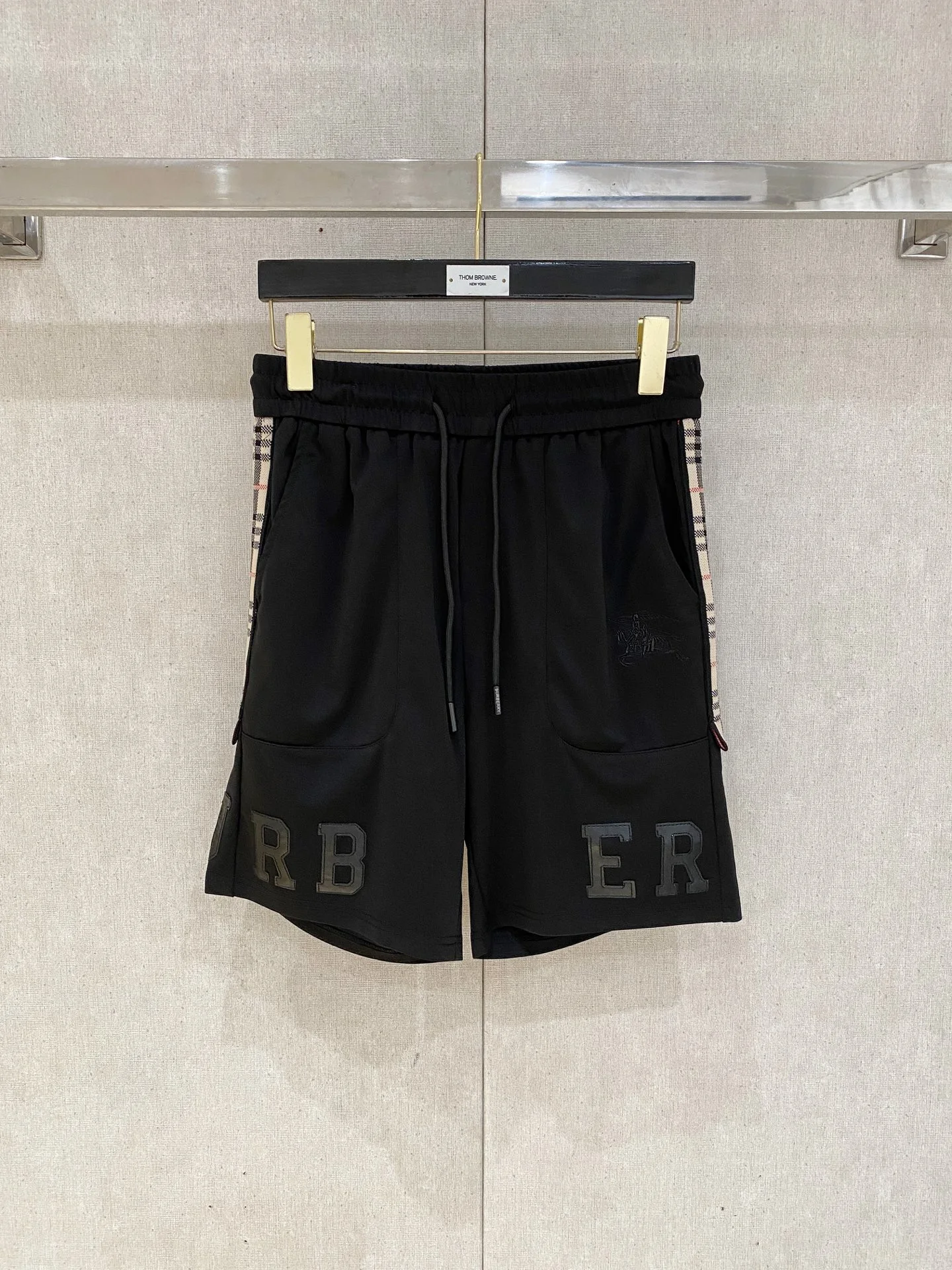 Burberry Shorts — d152fae4