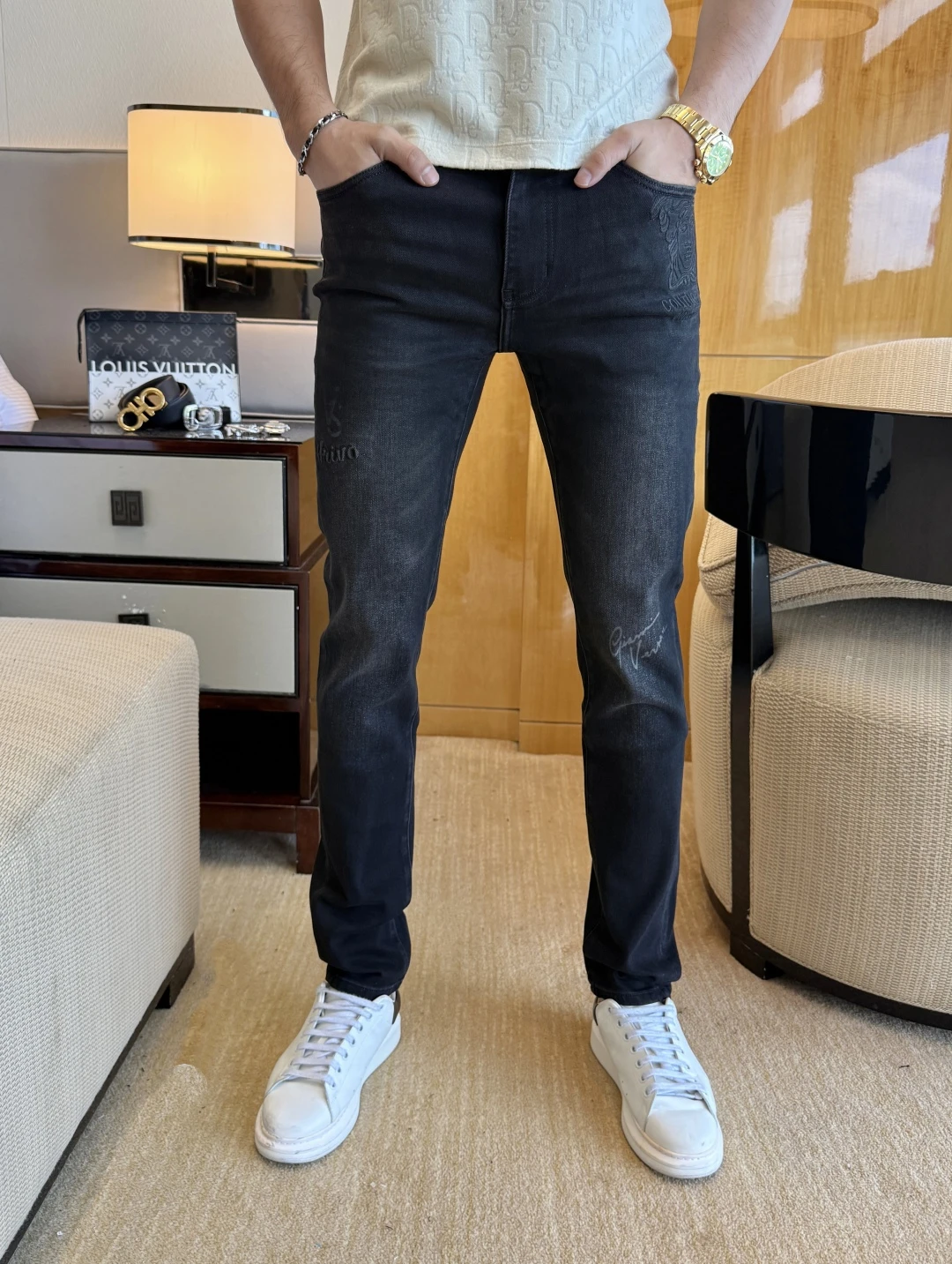 Versace Jeans — 743cd624