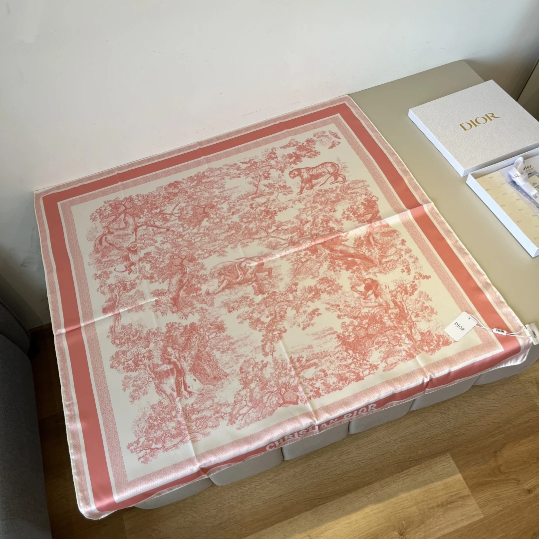 Dior Scarves — 8d09dadc