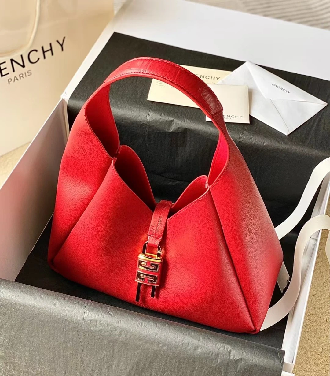 Givenchy Bag — d3904d57