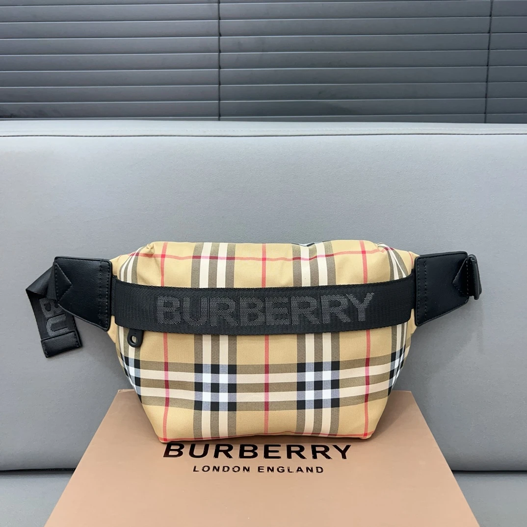 Burberry Bag — 2fd7d32d