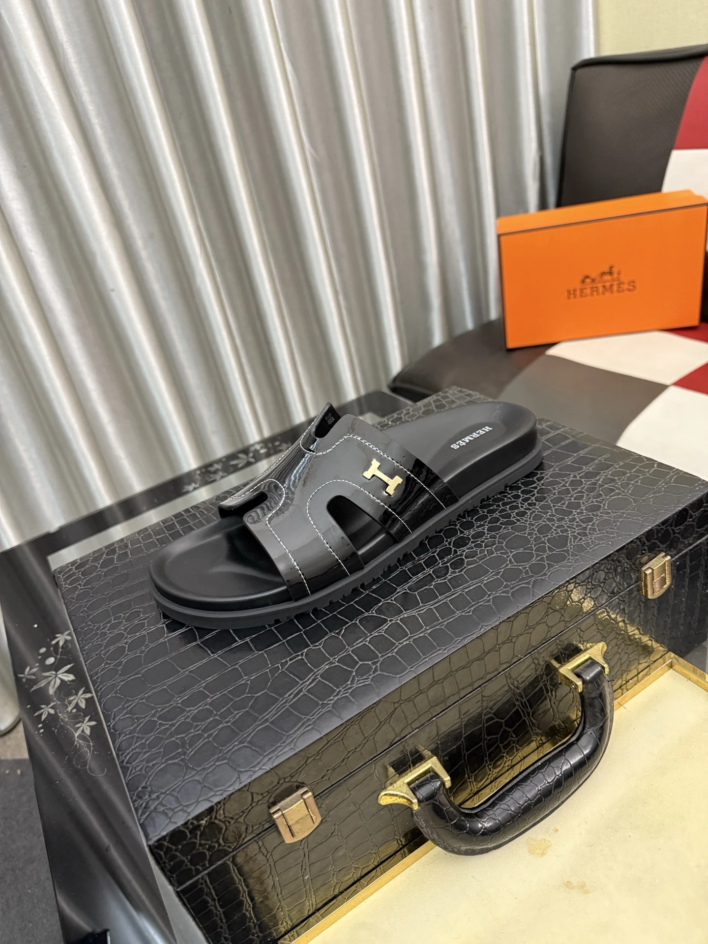 Hermès Slippers — c575efad
