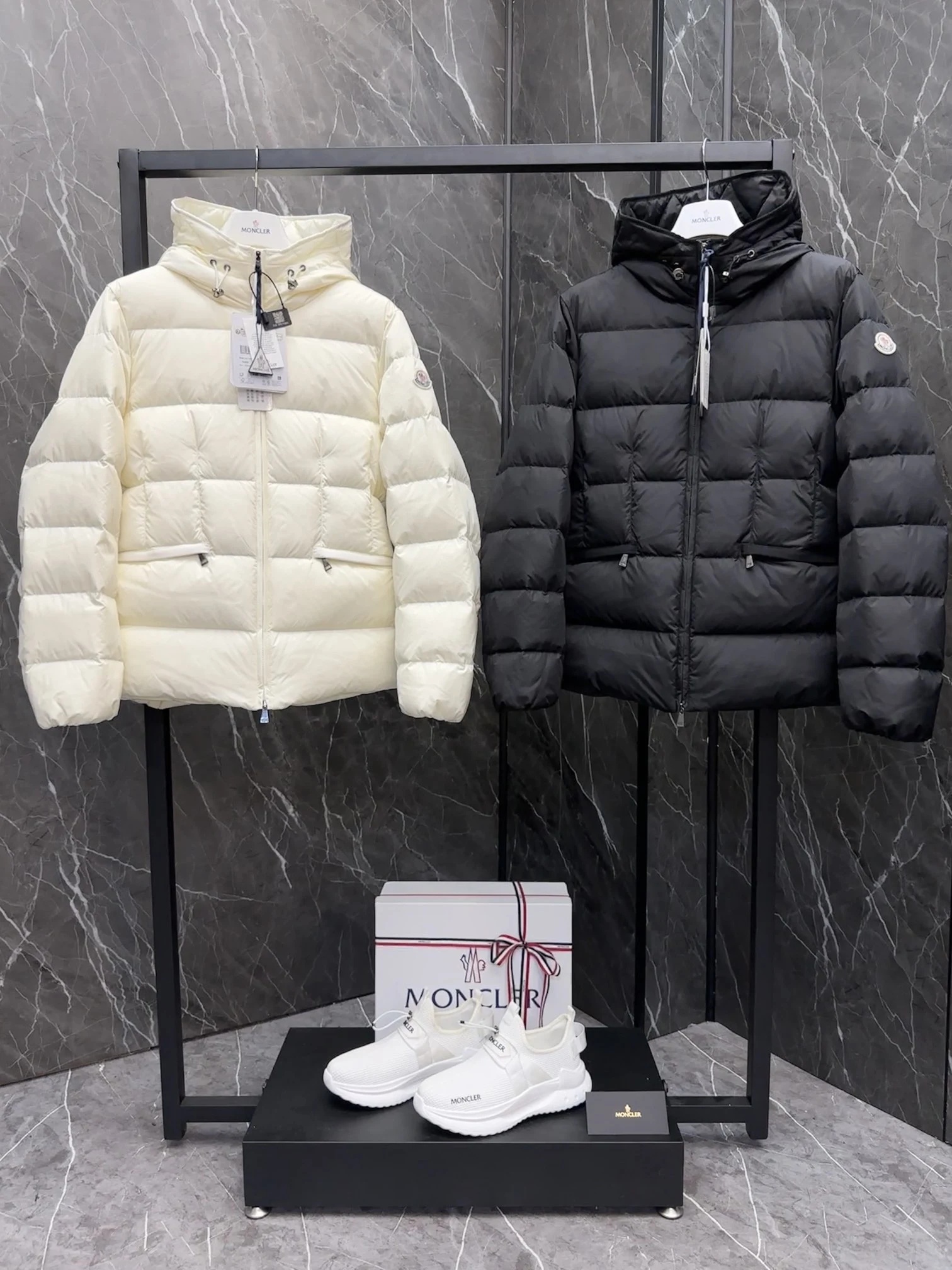 Moncler Down Jackets — b0dcec39