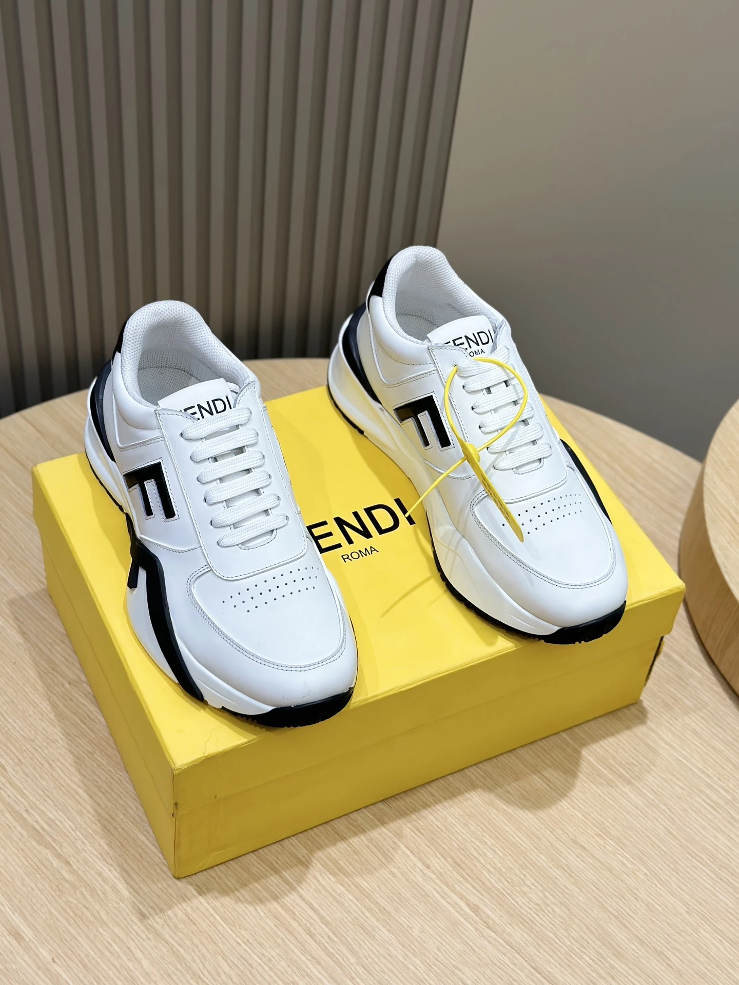 Fendi Sneakers — 93193a1b