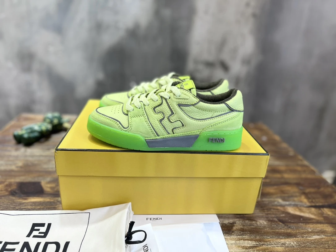 Fendi Sneakers — 4391826a