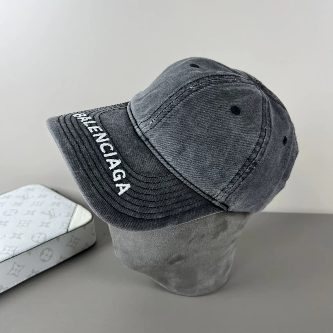 Balenciaga Hat — 0383b145