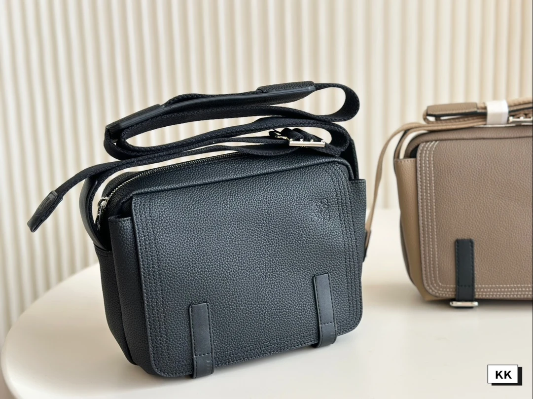 Loewe Bag — 72c0e80a
