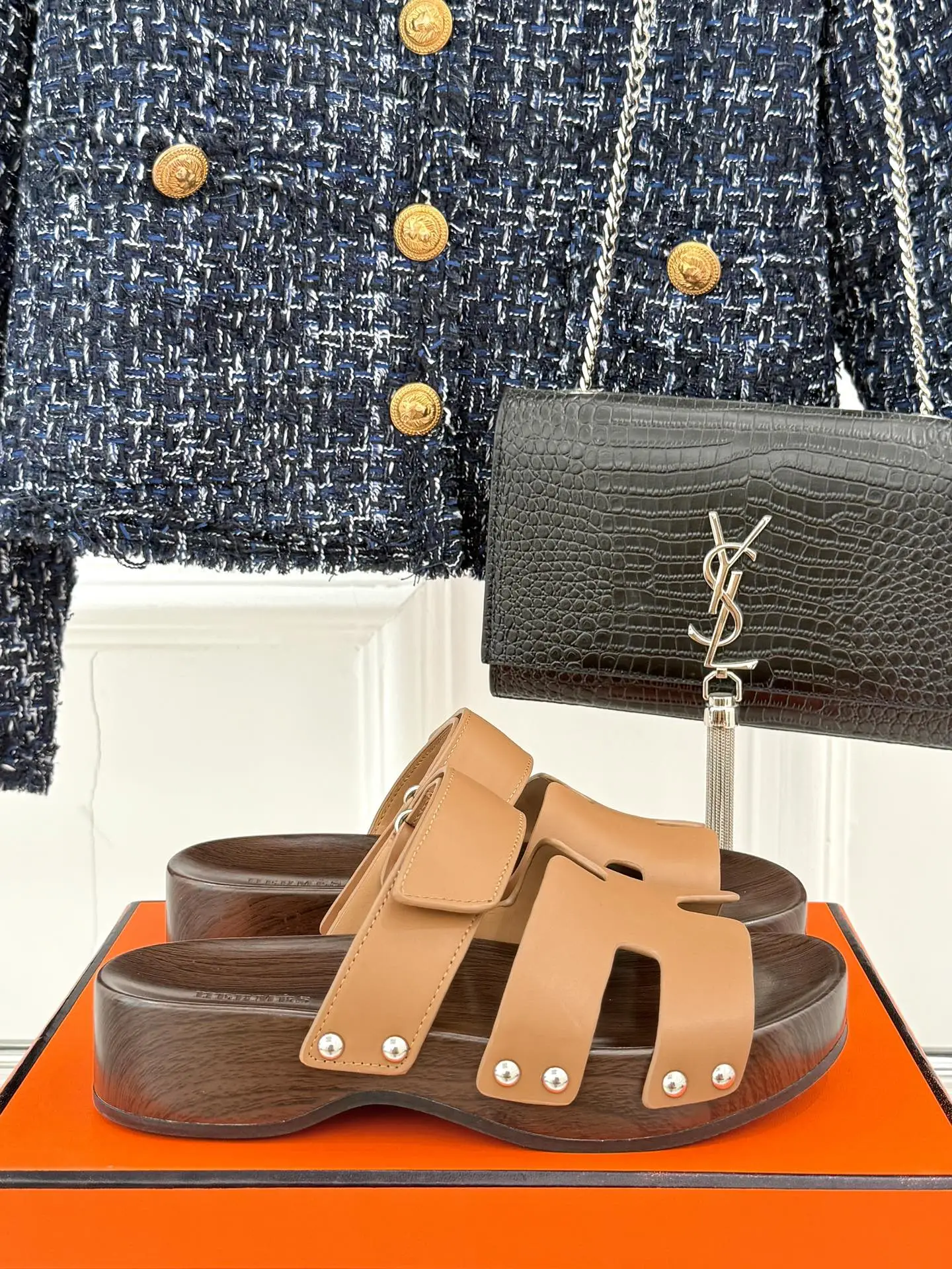 Hermès Slippers — ca258bb3