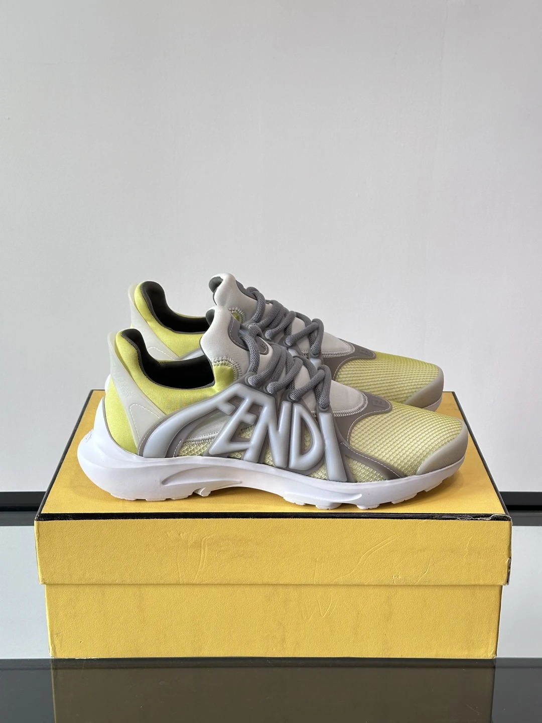 Fendi Sneakers — 06d067e2