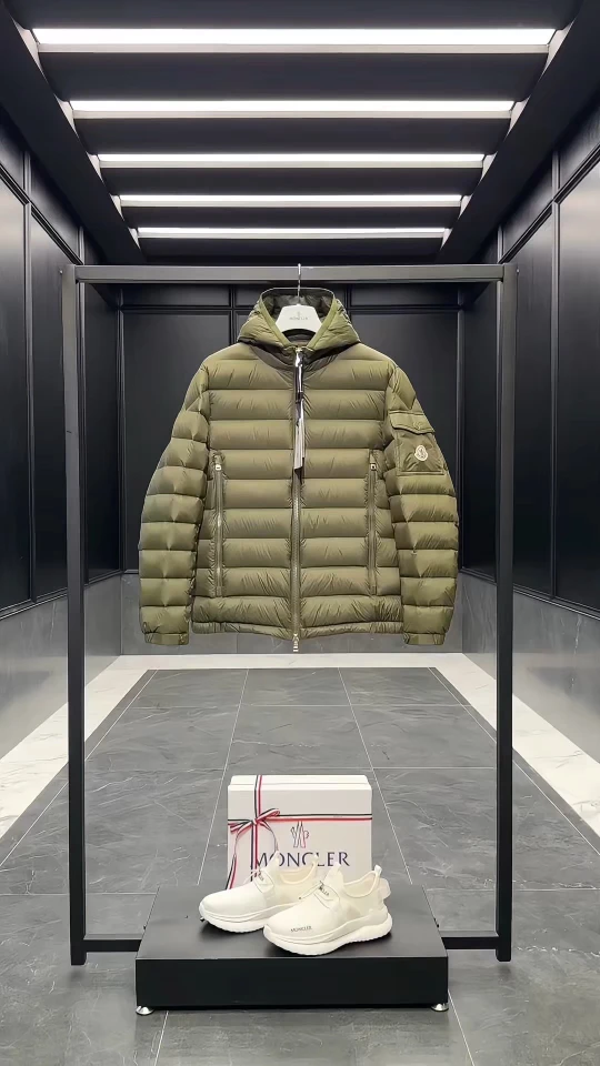 Moncler Down Jacket — 1701c565